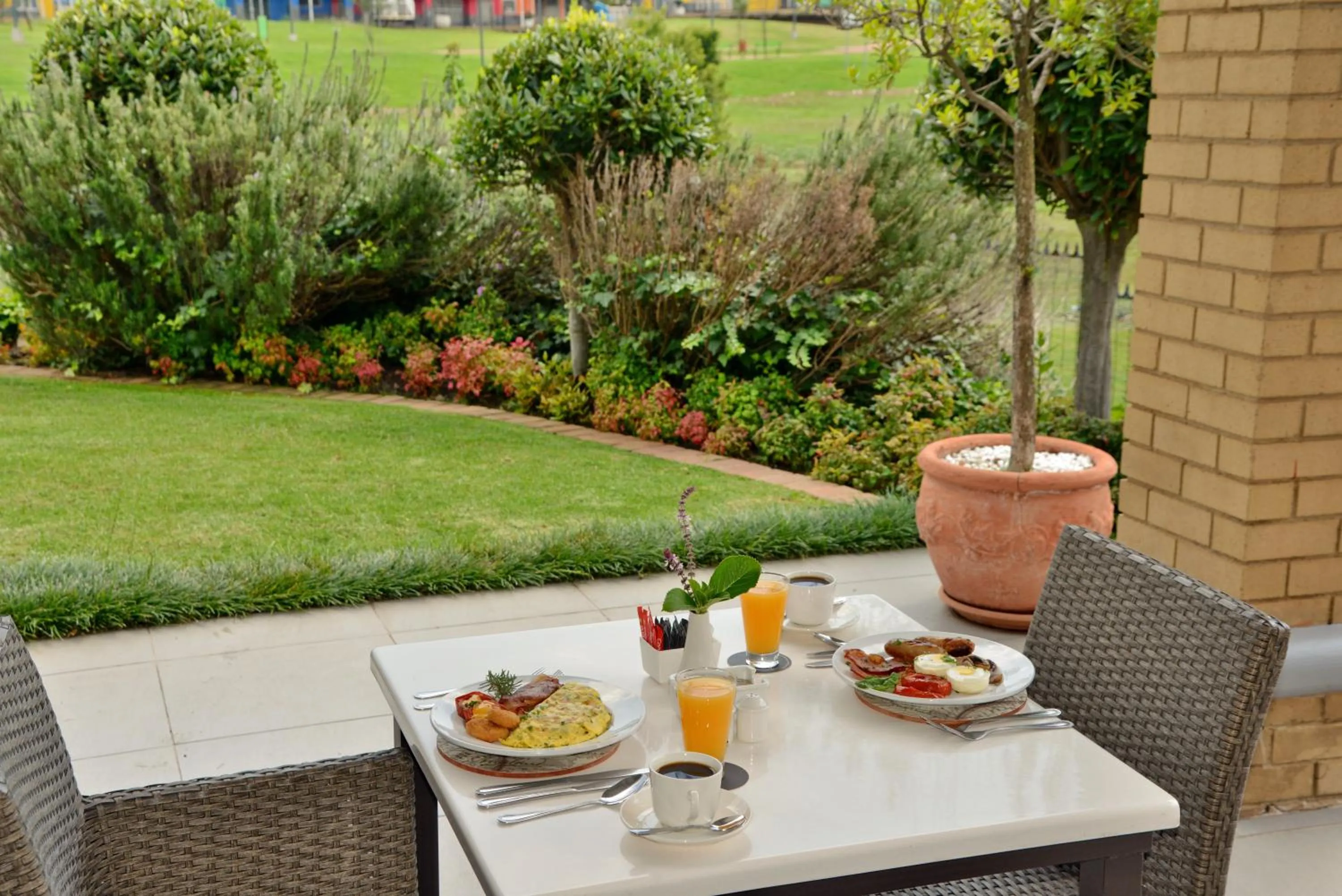 Garden in City Lodge Hotel Eastgate