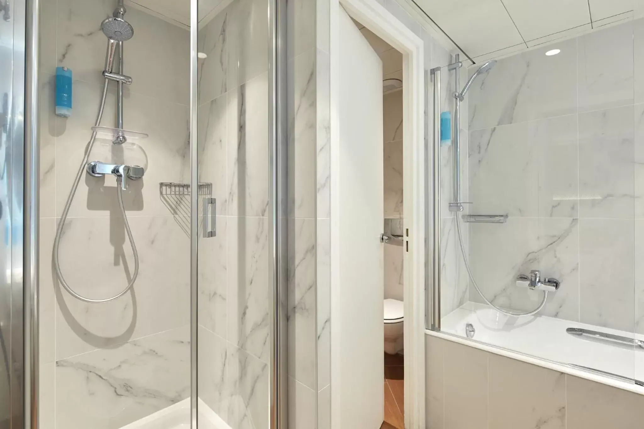 Shower, Bathroom in Hôtel le Royal Rive Gauche