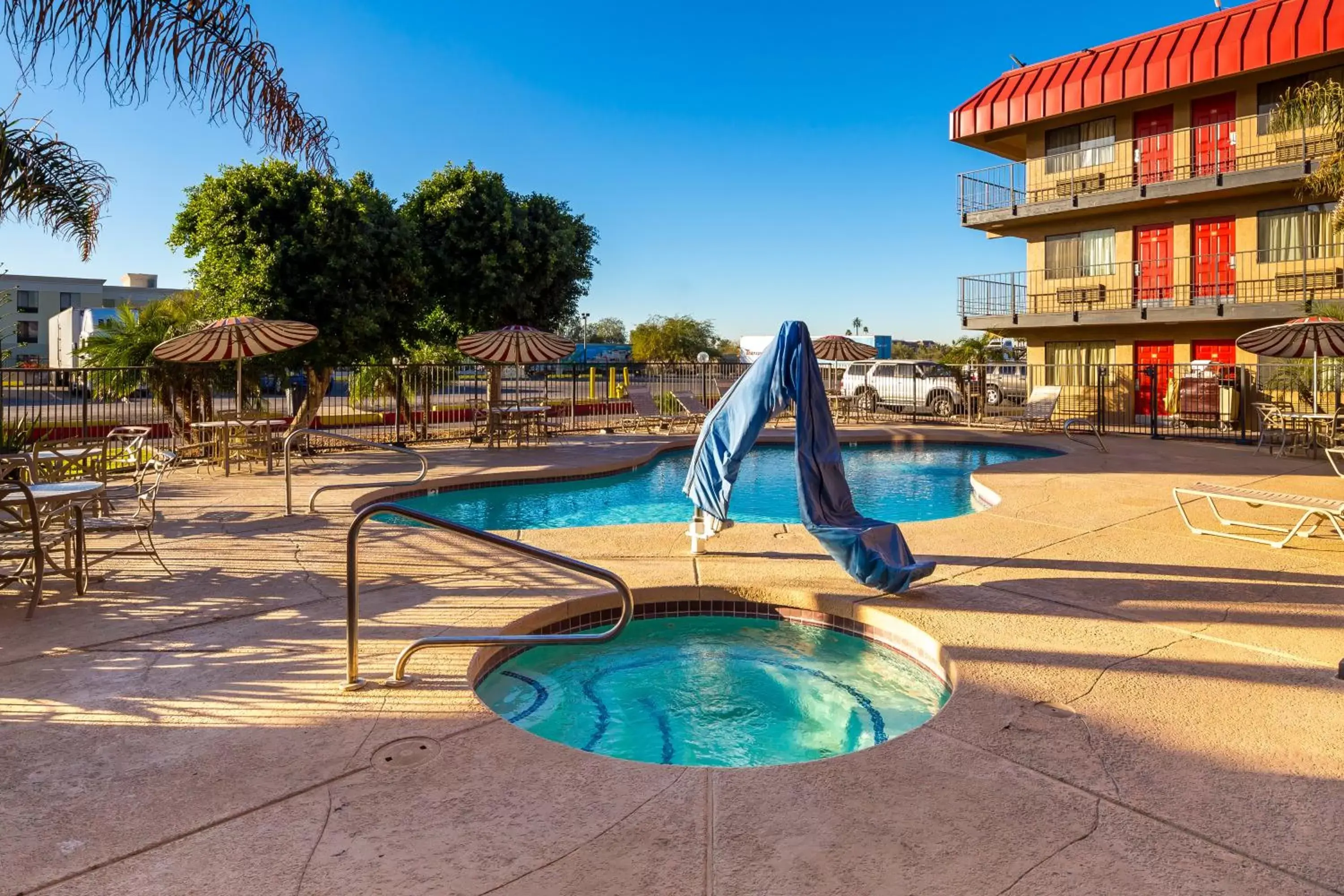 Swimming Pool in Travelers Inn - Phoenix