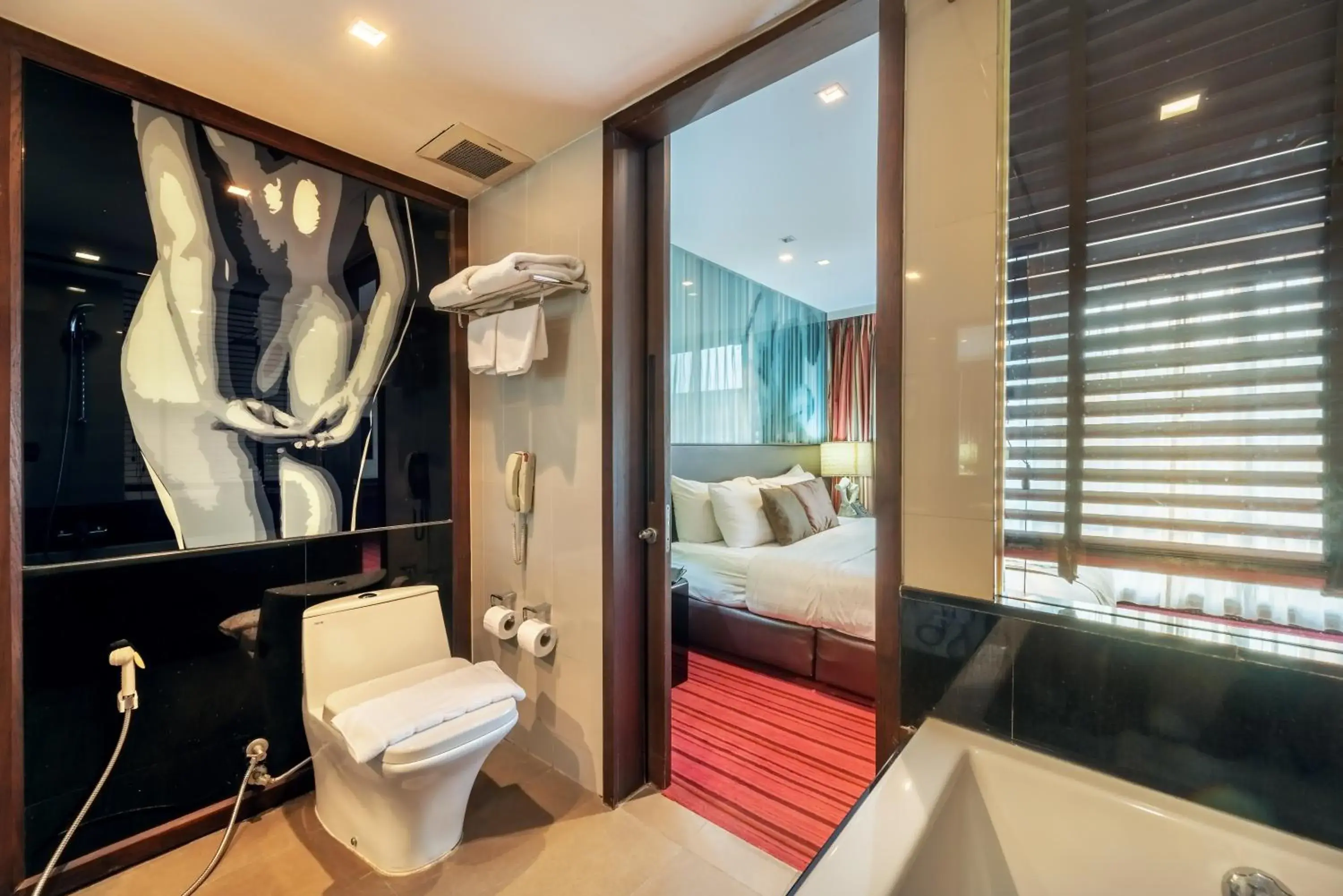Bathroom in M2 de Bangkok Hotel (SHA Plus)