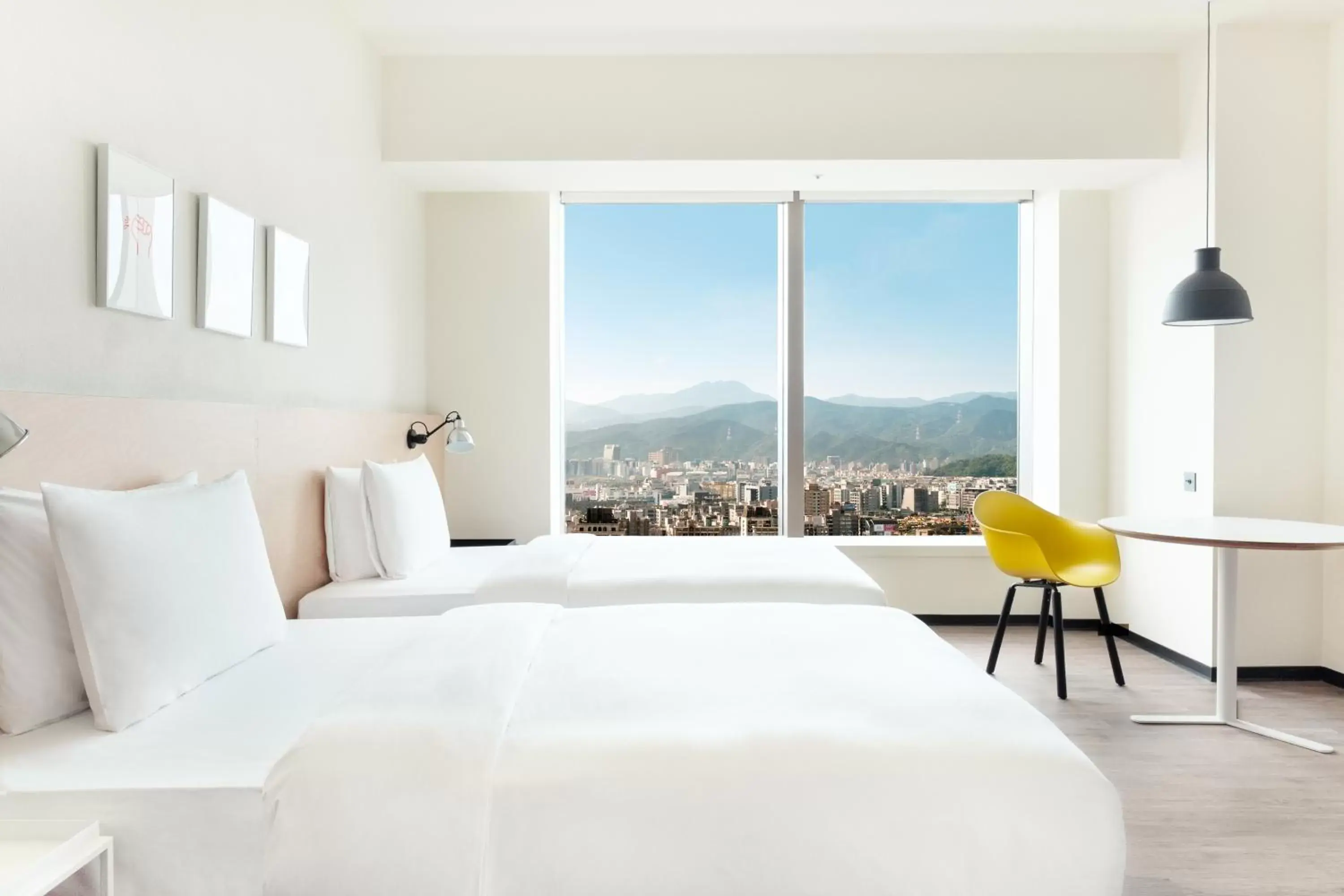 Photo of the whole room, Mountain View in amba Taipei Songshan