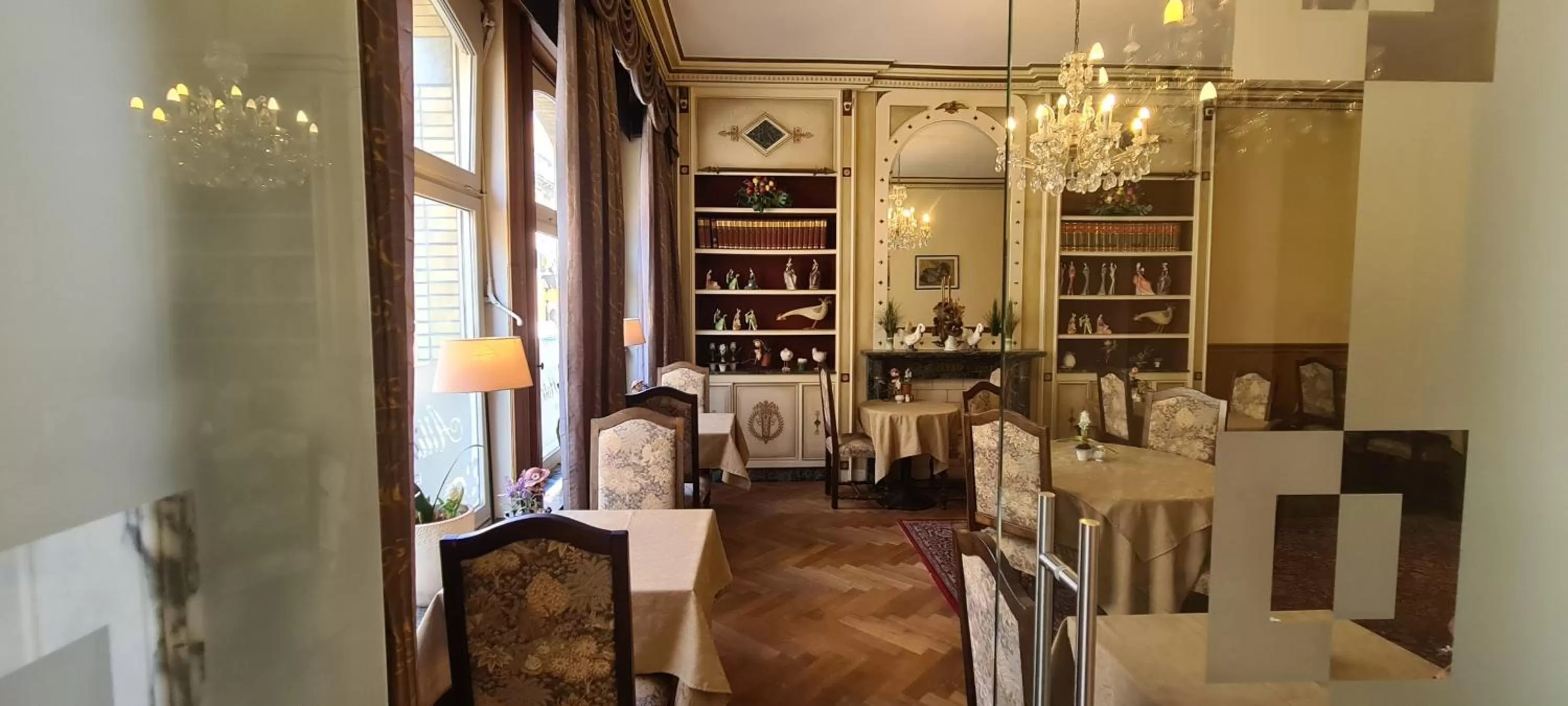 Lounge or bar in Alliance Hotel Ieper Centrum