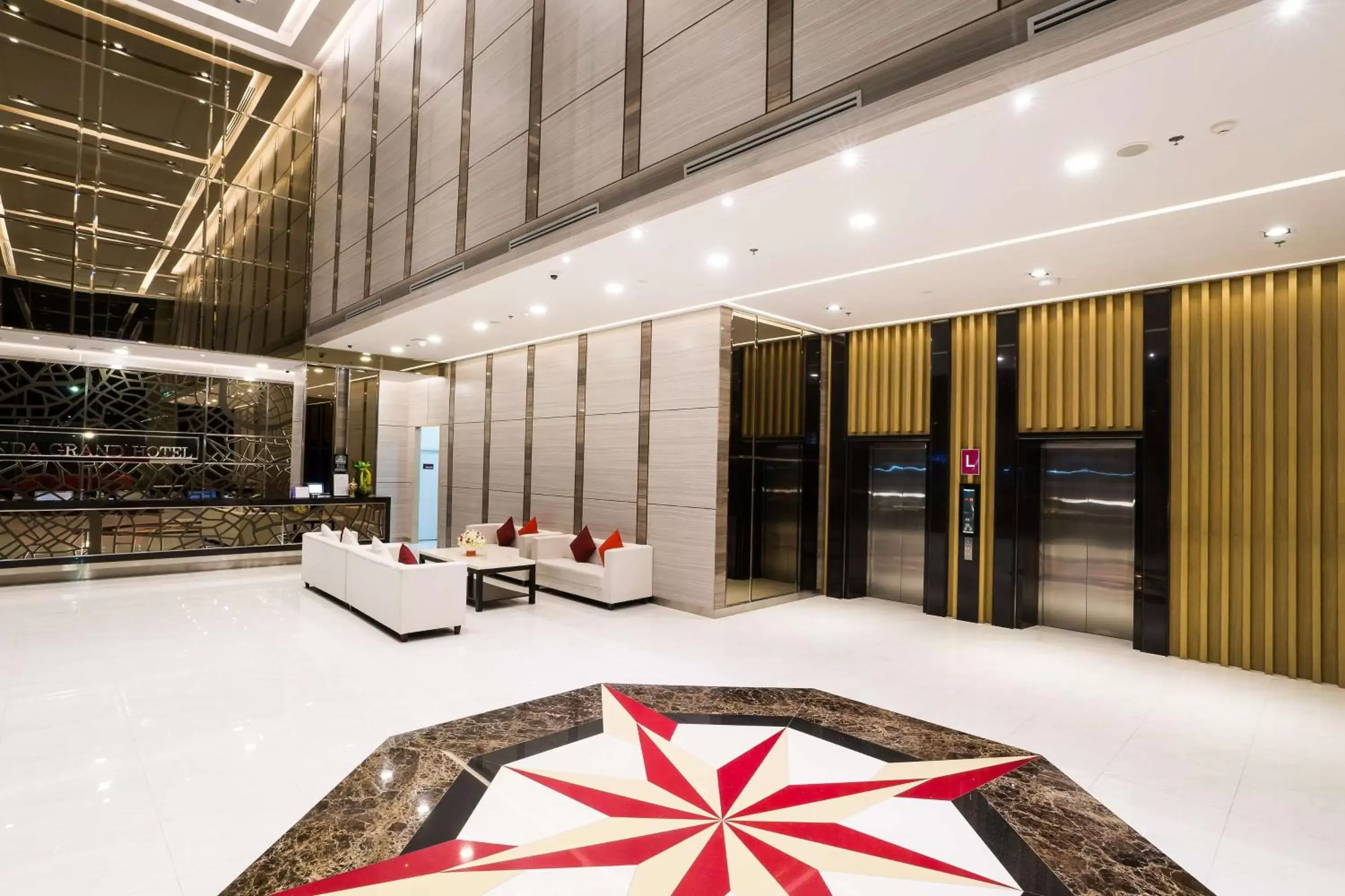 Lobby or reception in Best Western Plus Wanda Grand Hotel
