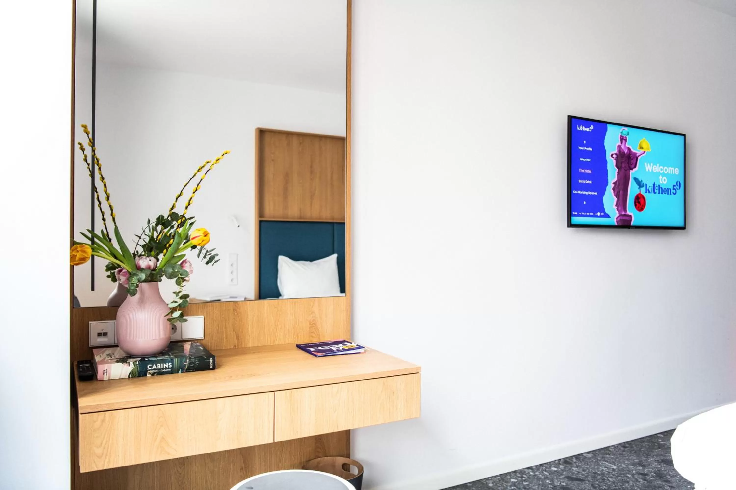 hair dresser, Bed in Hotel Kitchen59