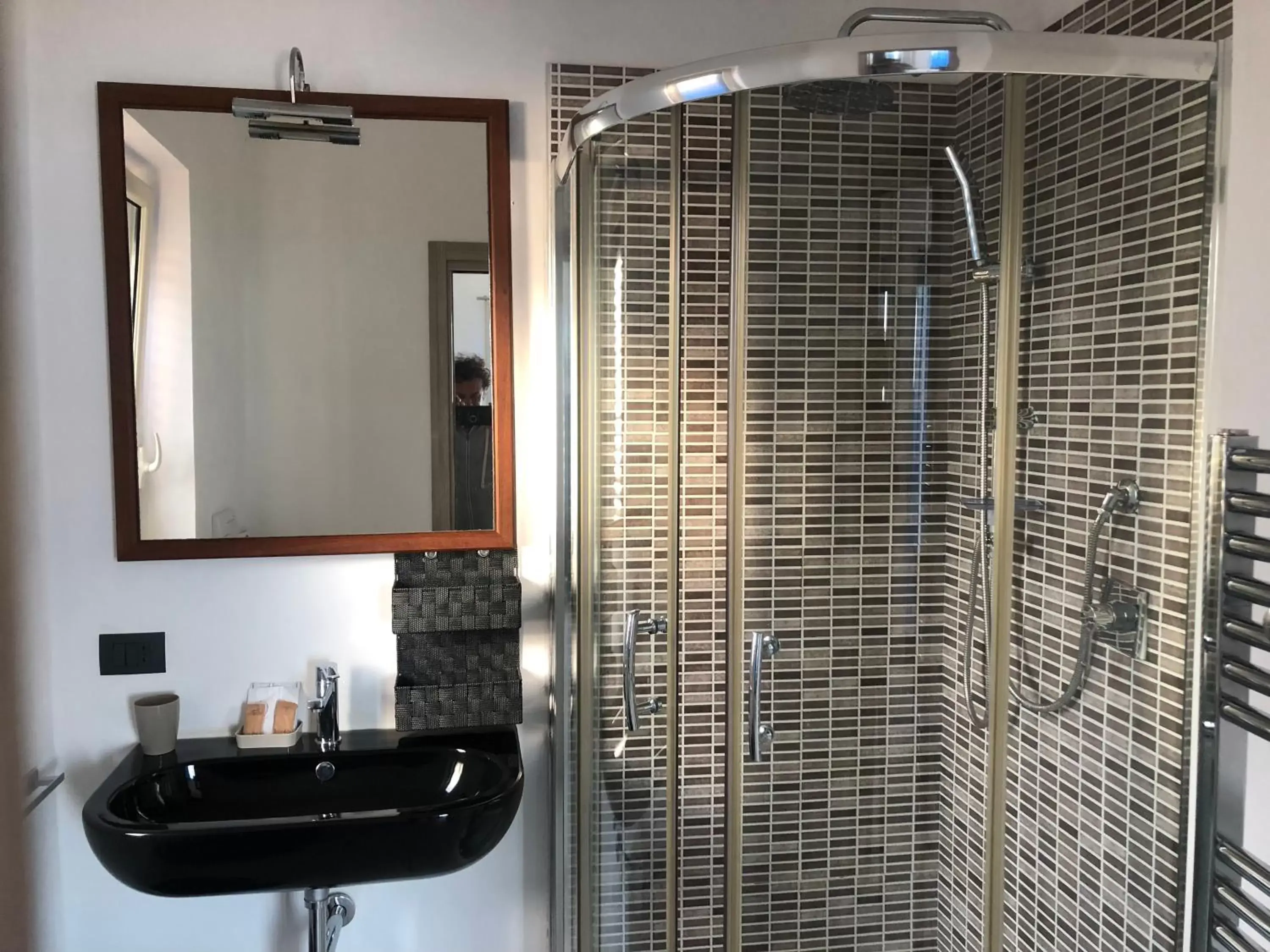 Shower, Bathroom in Locazione Turistica Il Tucano