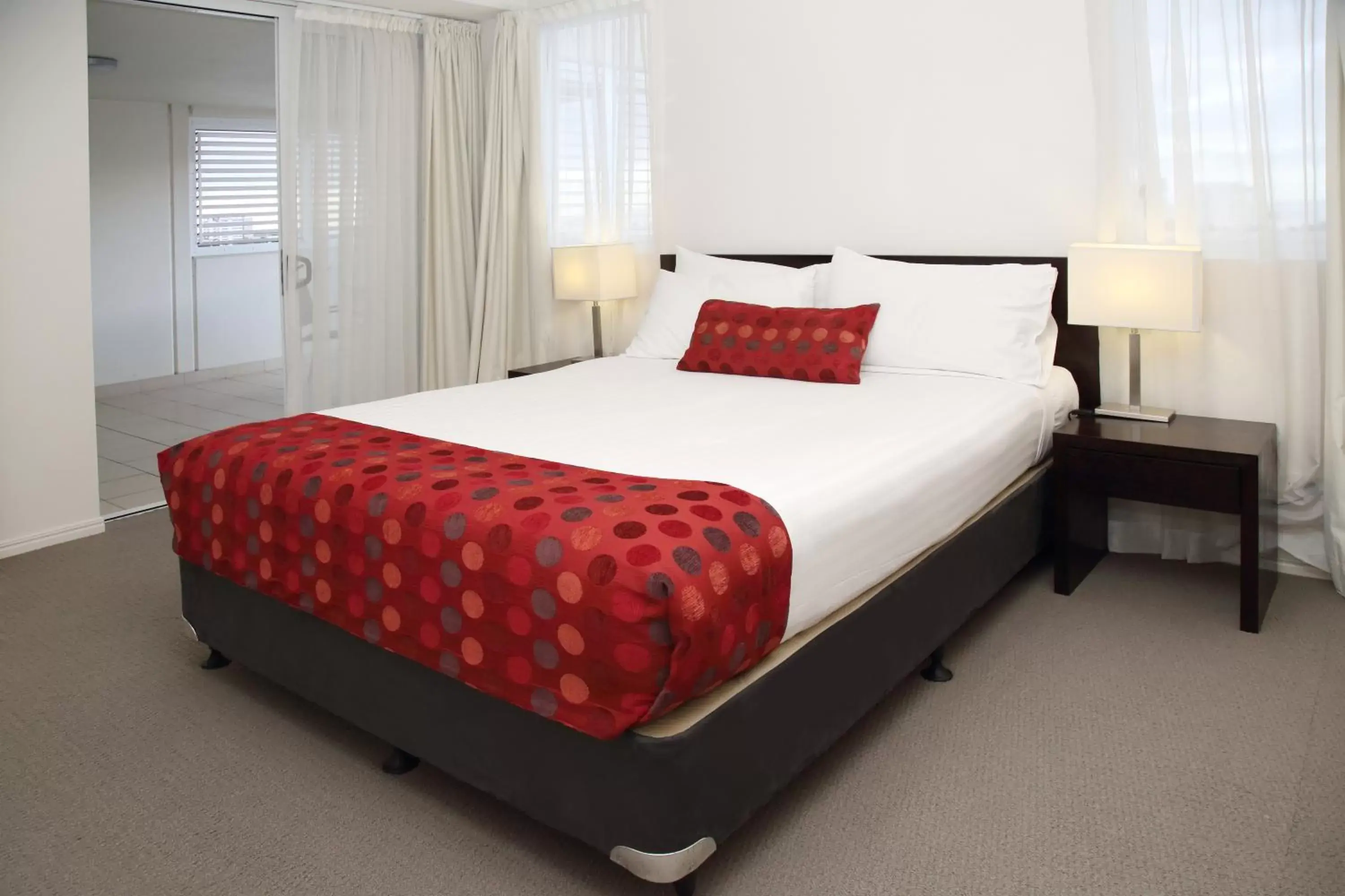 Bed in Cairns Central Plaza Apartment Hotel