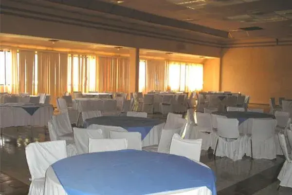 Restaurant/places to eat, Banquet Facilities in Hotel Debliz