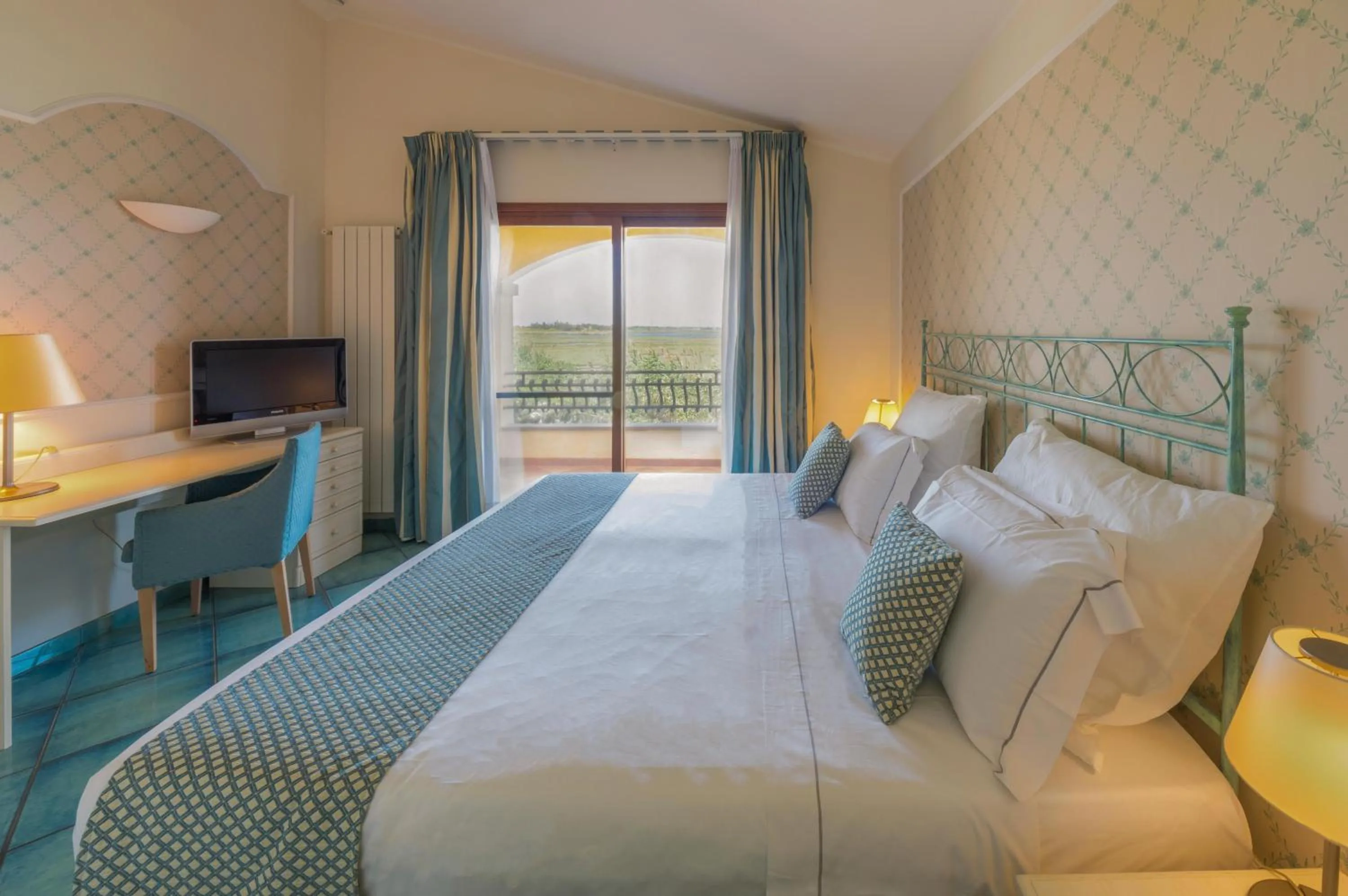 Bed in Hotel Santa Gilla