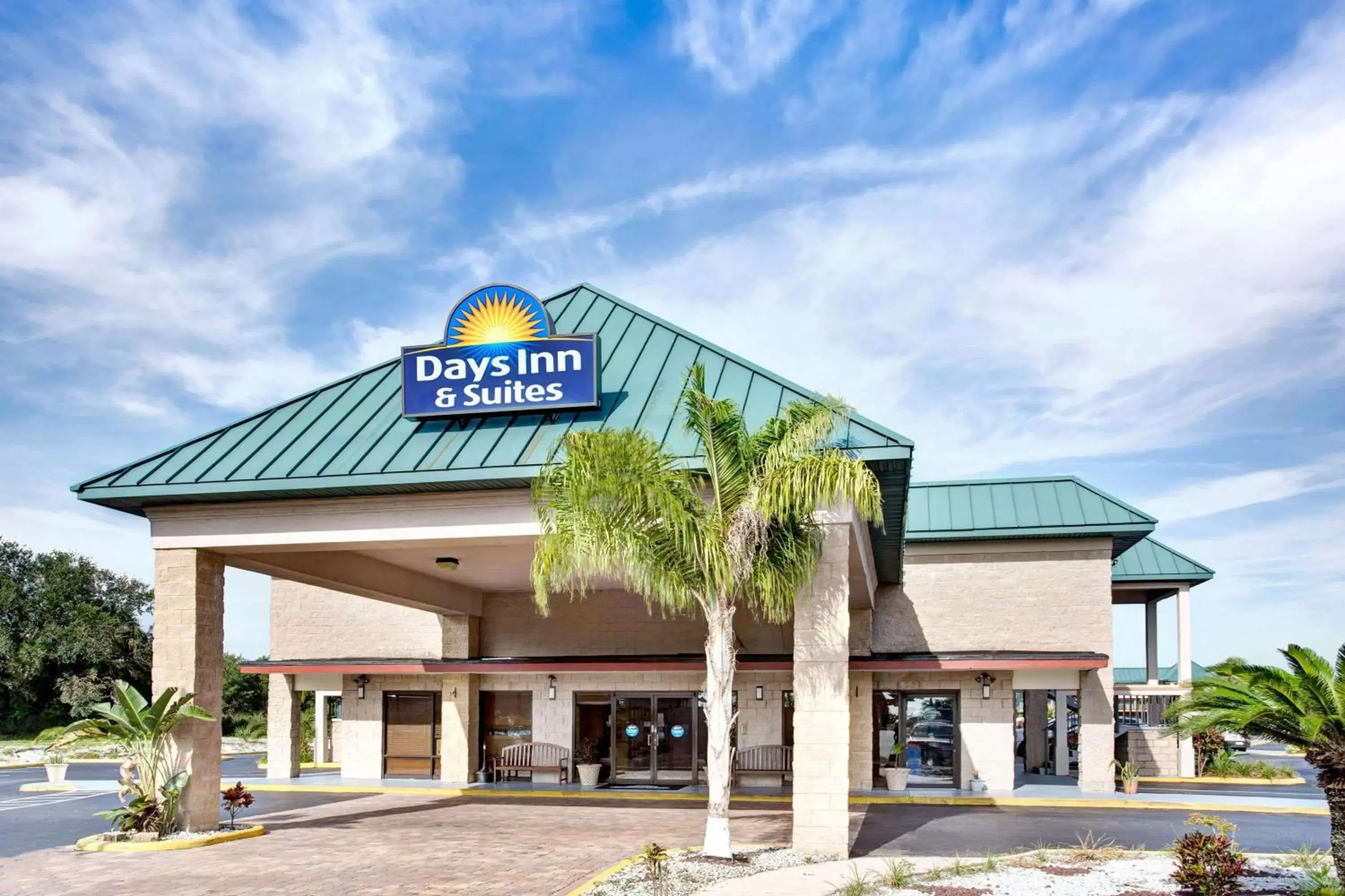 Property building in Days Inn & Suites by Wyndham Davenport