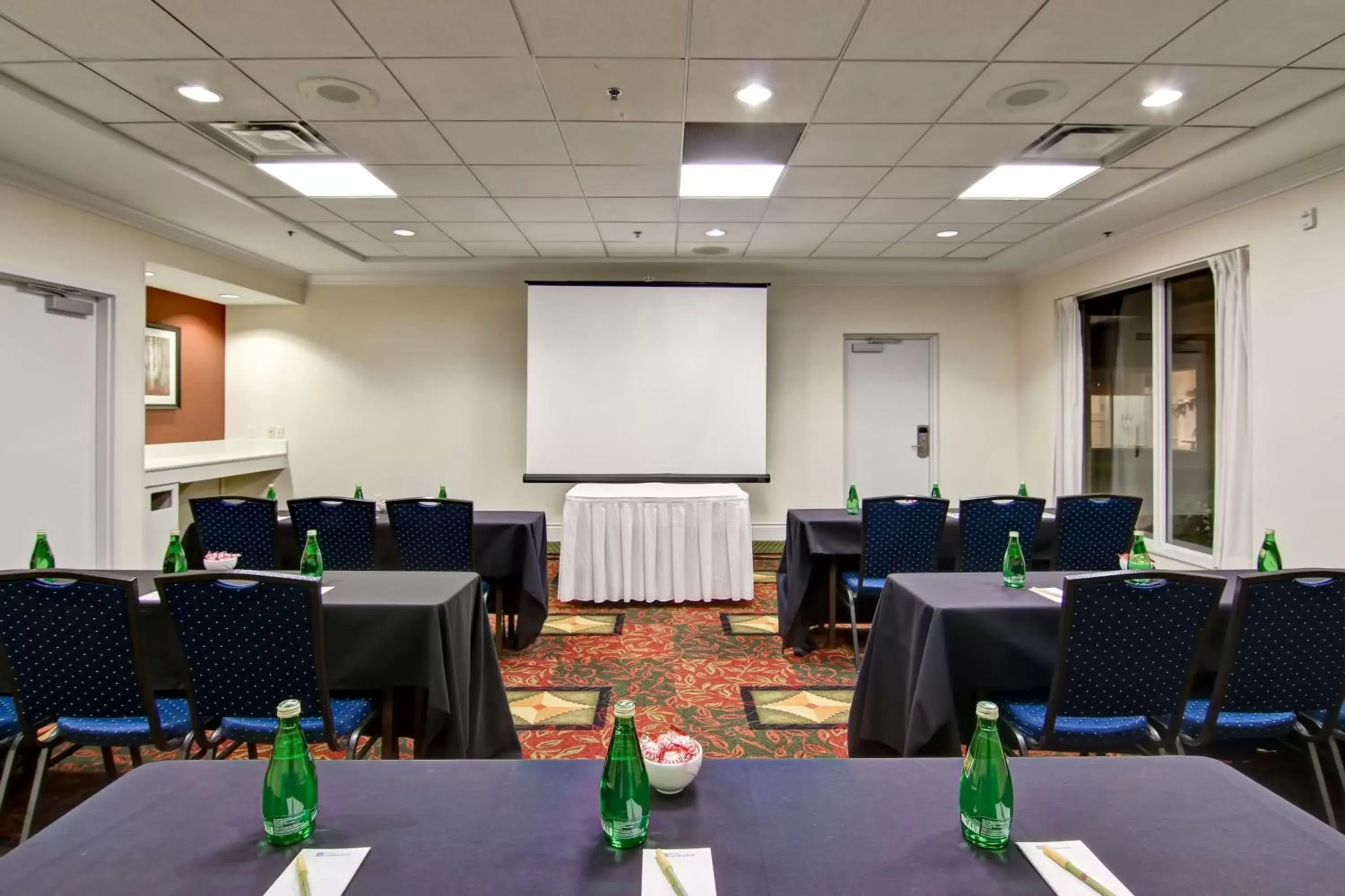 Meeting/conference room in Hilton Garden Inn Toronto/Mississauga