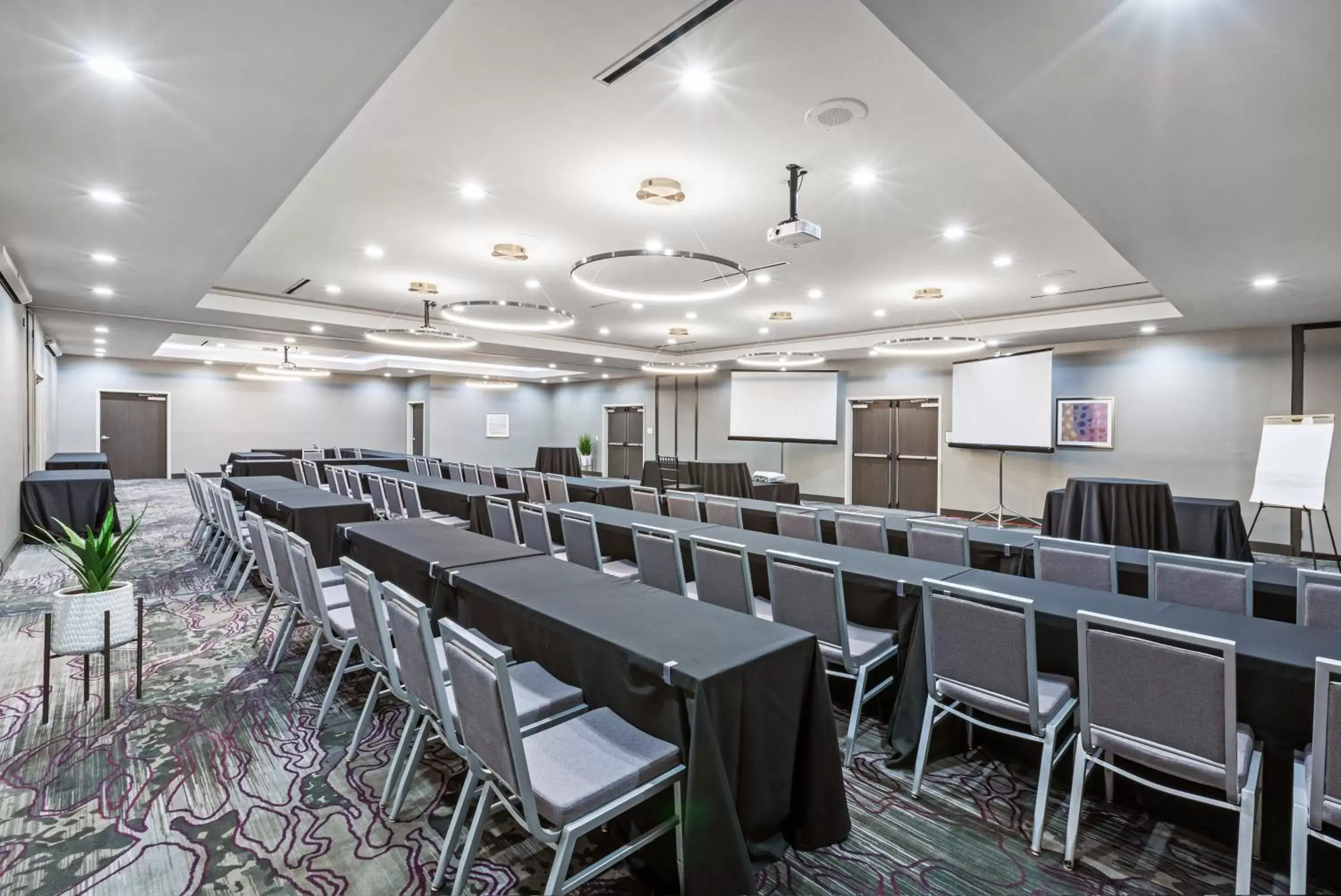 Meeting/conference room in Holiday Inn Lubbock South, an IHG Hotel