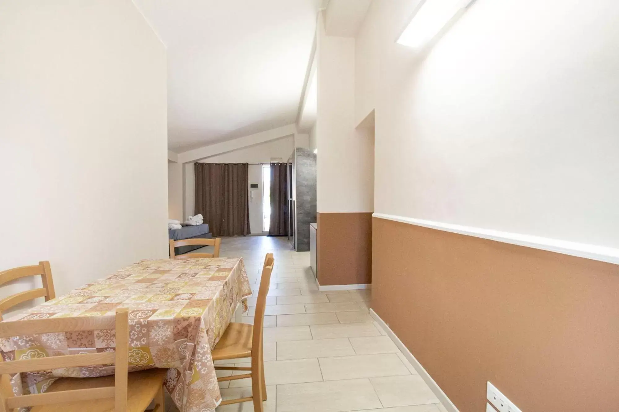 Dining Area in Royal Playa Suite and Apartament