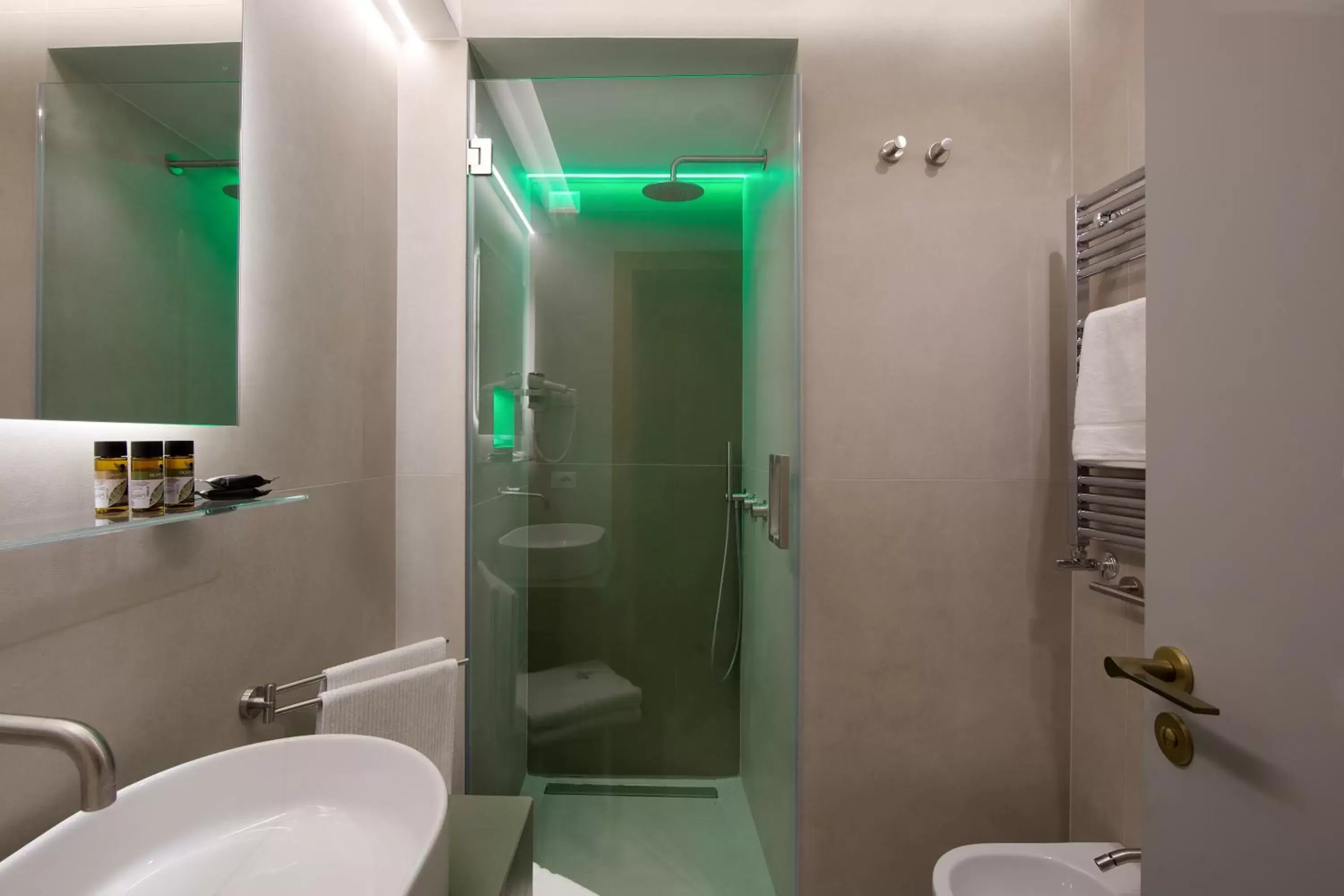 Bathroom in Montespina Park Hotel