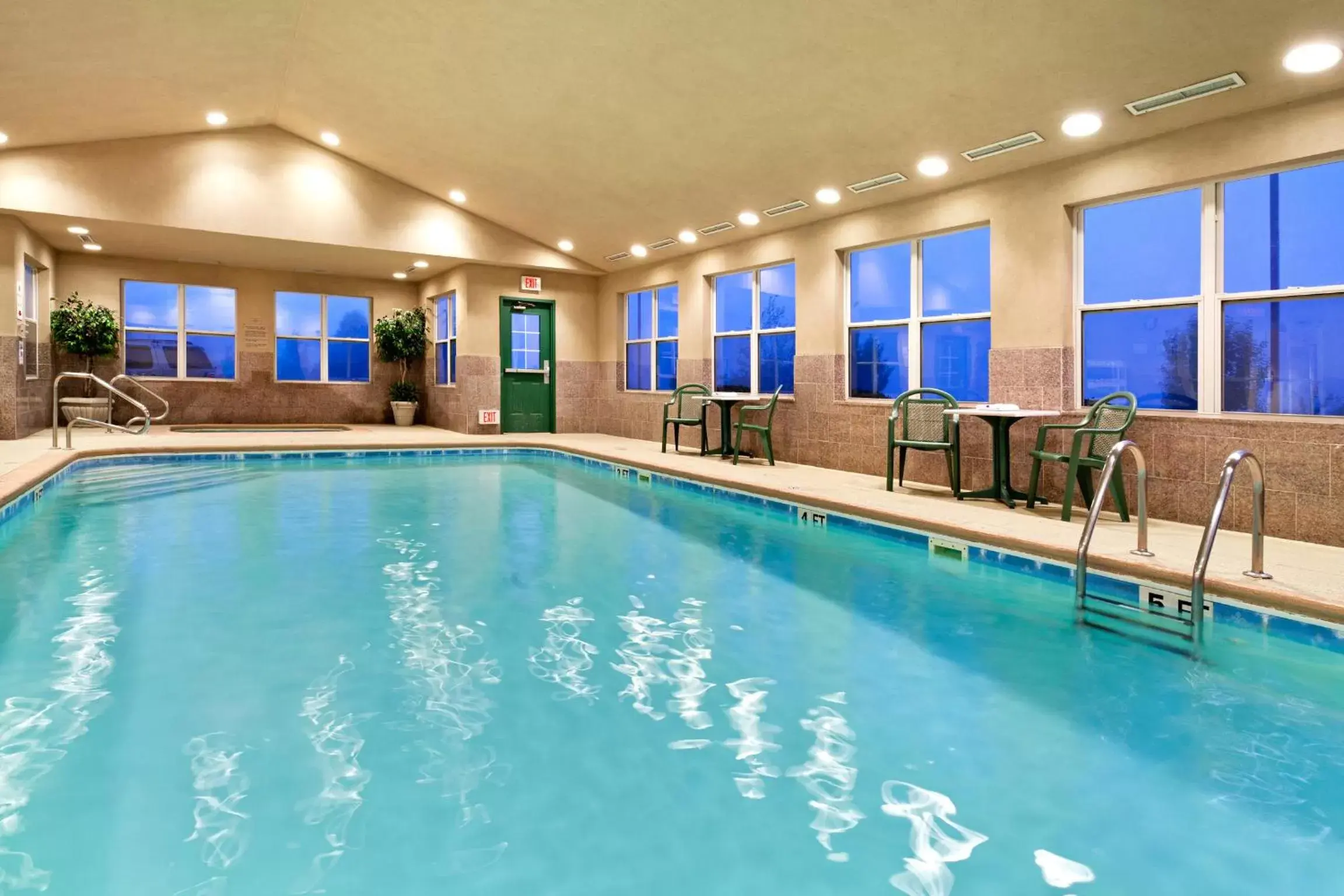 Swimming Pool in Country Inn & Suites by Radisson, Frackville (Pottsville), PA