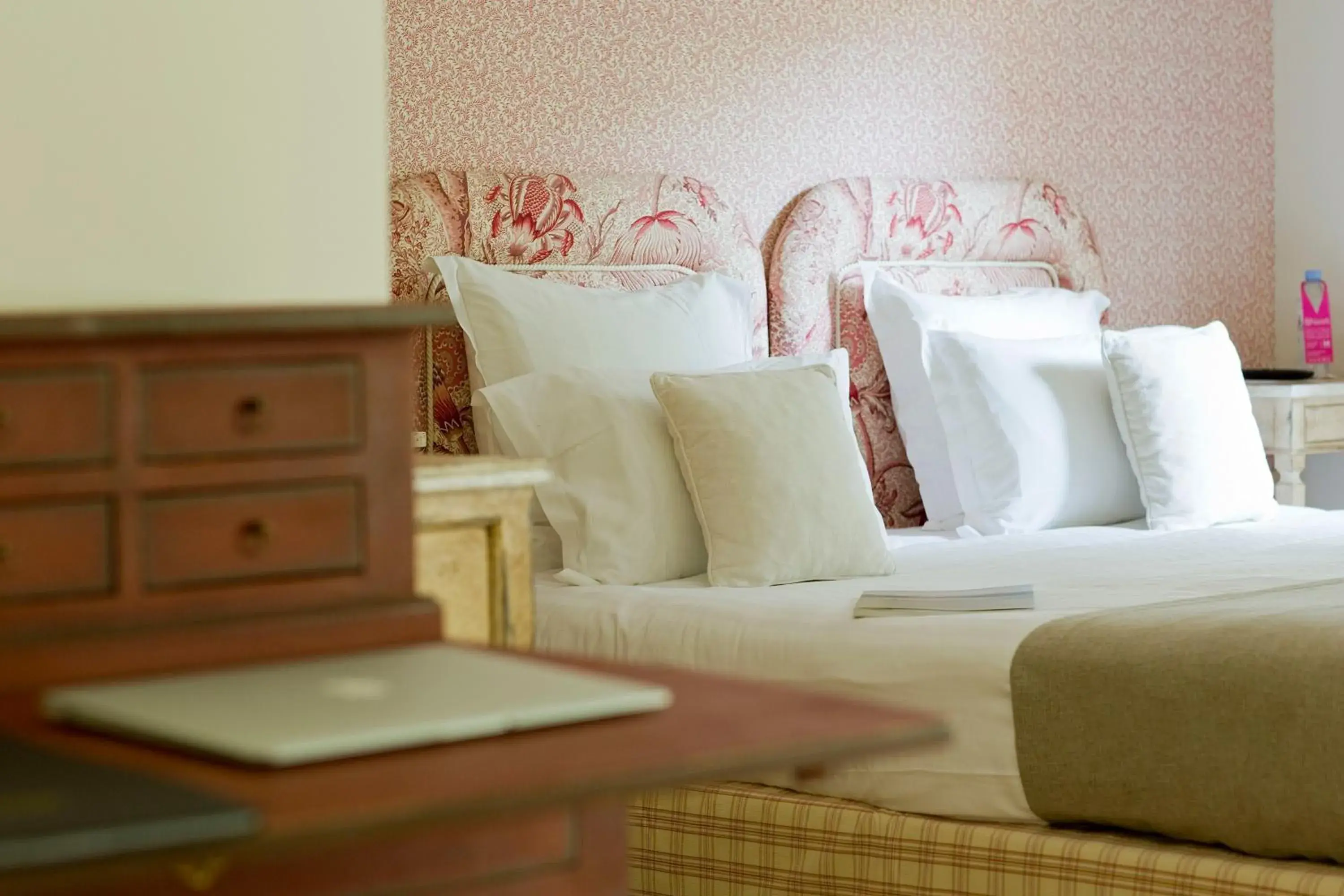 Bedroom, Seating Area in Golf Hôtel de Valescure & Spa NUXE