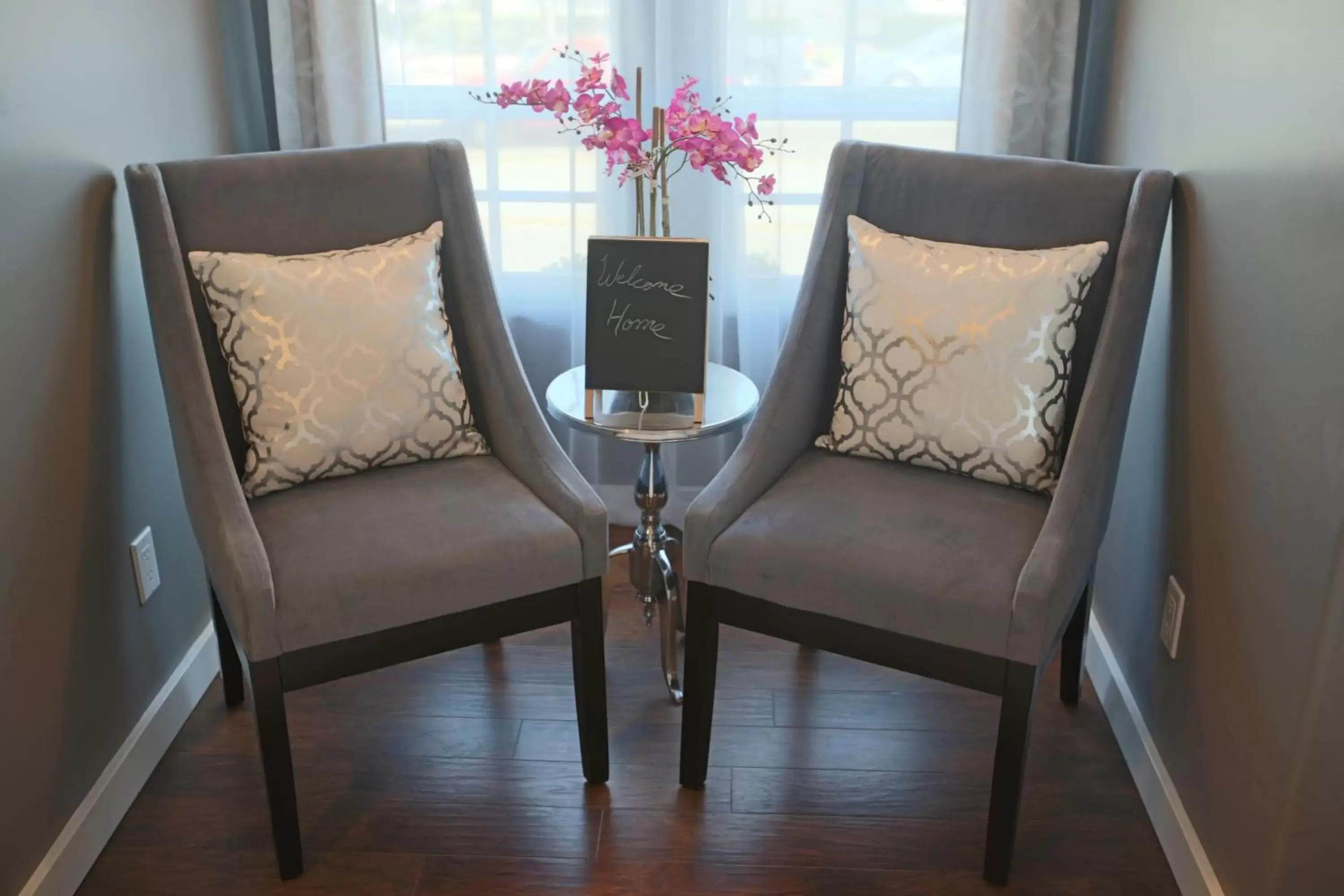 Decorative detail, Seating Area in New Haven Inn