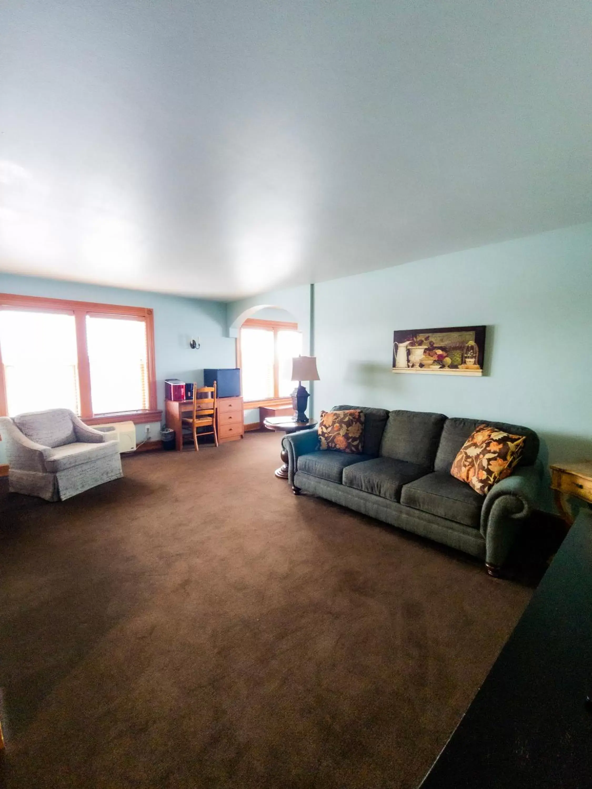 Living room, Seating Area in Nuk's Executive Suites