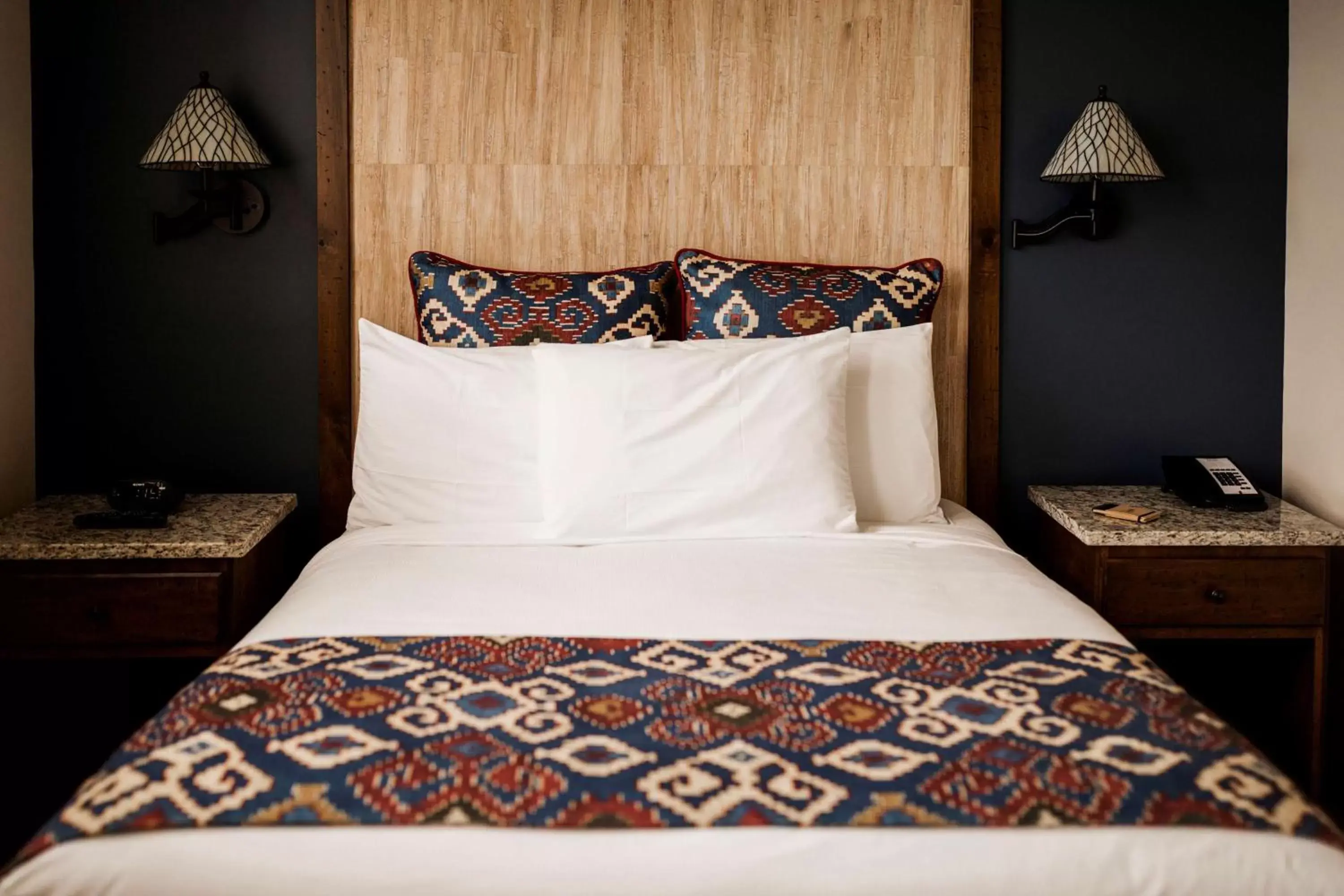 Bed in Tailwater Lodge Altmar, Tapestry Collection By Hilton