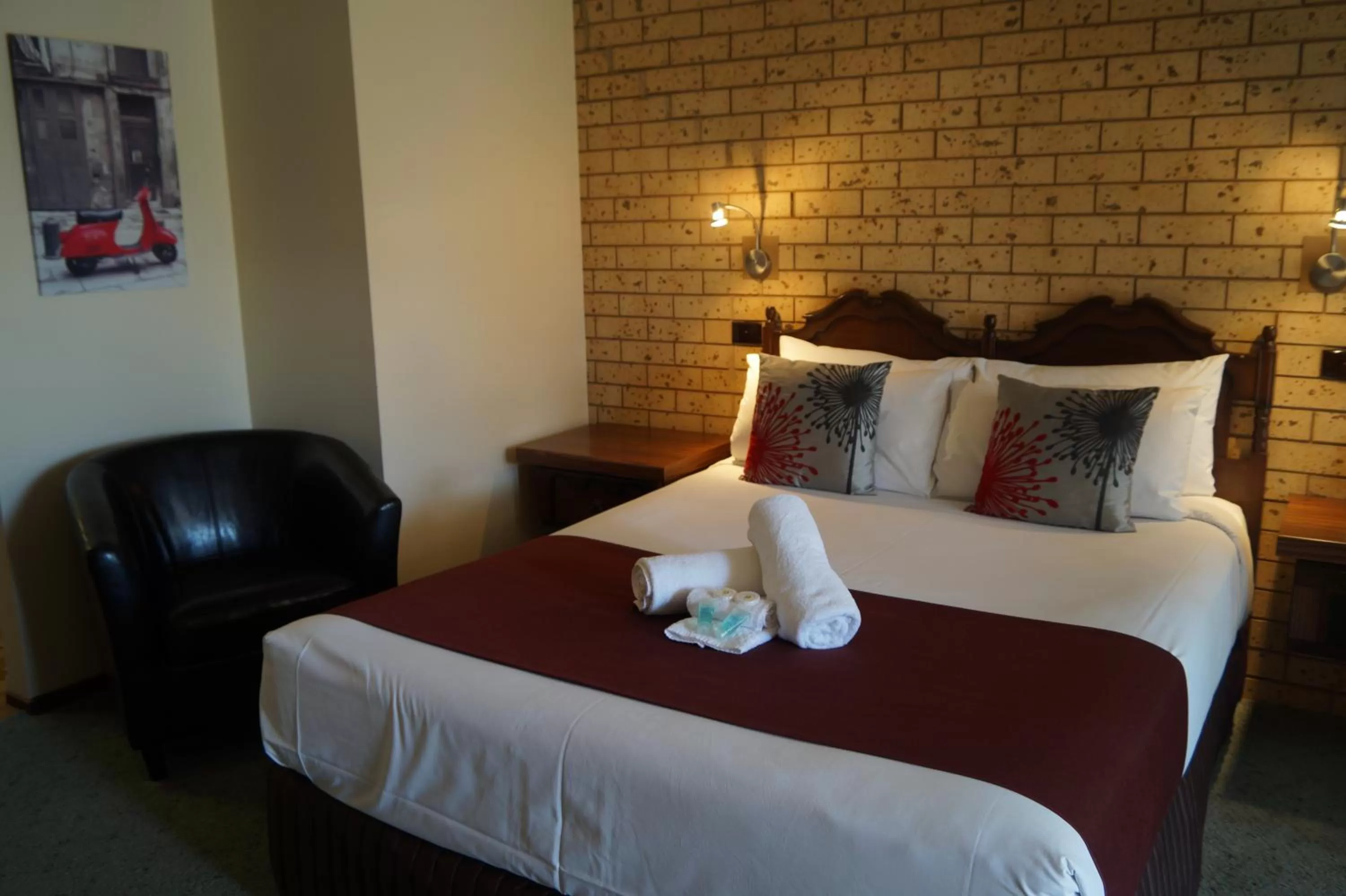 Bed in Belltower Motor Inn