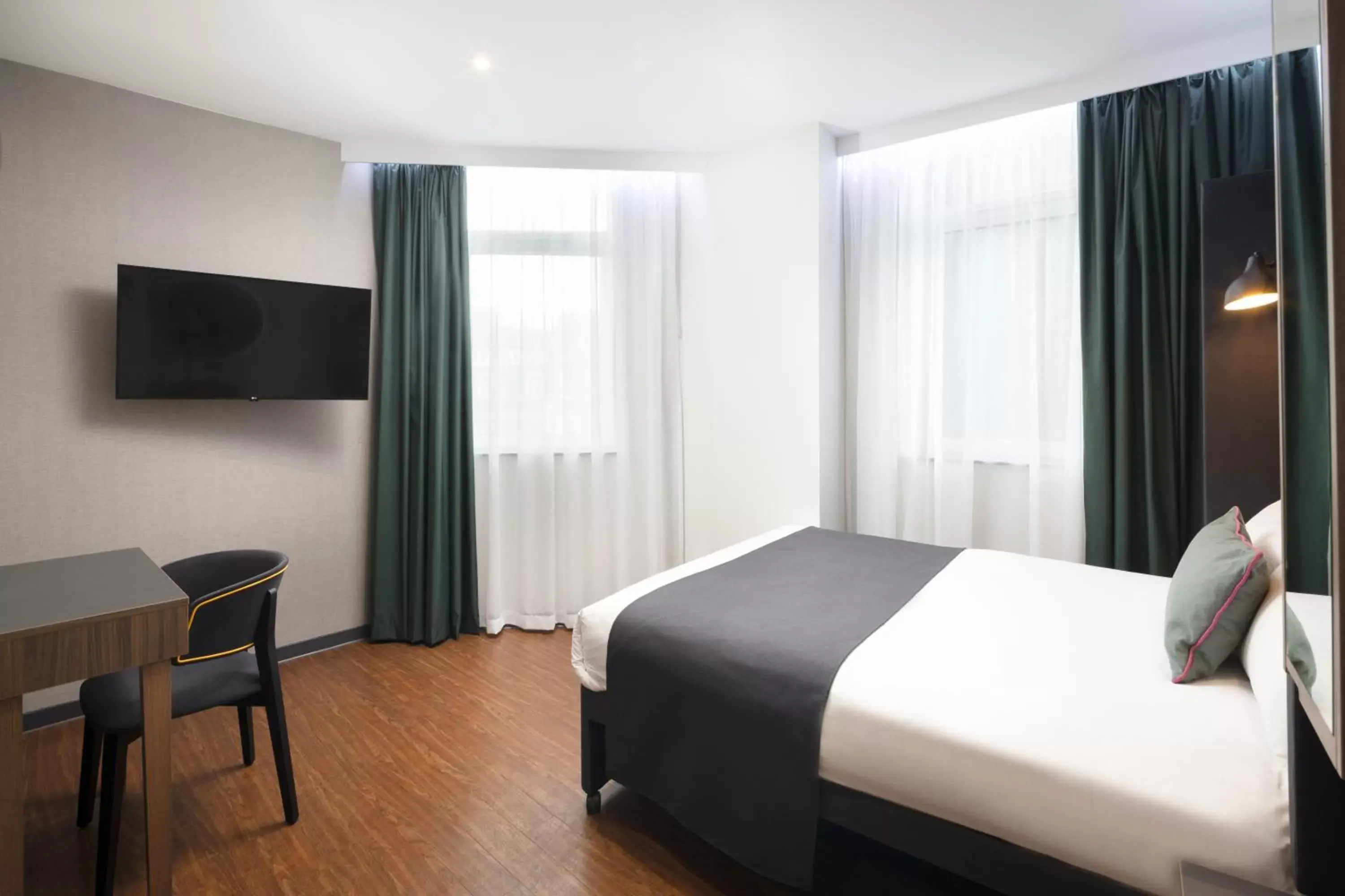 Bedroom, Bed in Point A Hotel London Kings Cross – St Pancras
