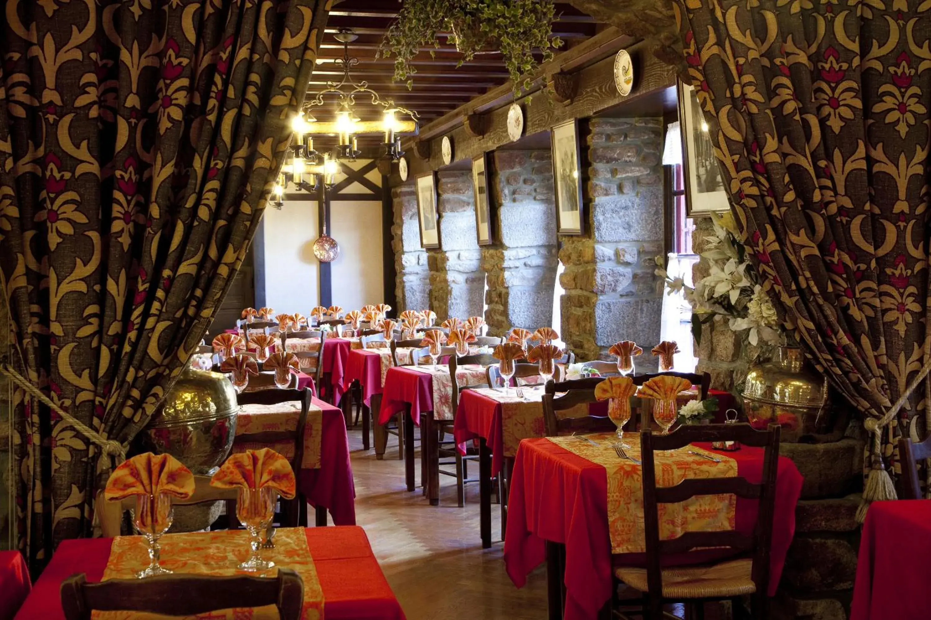 Restaurant/Places to Eat in La Vieille Auberge
