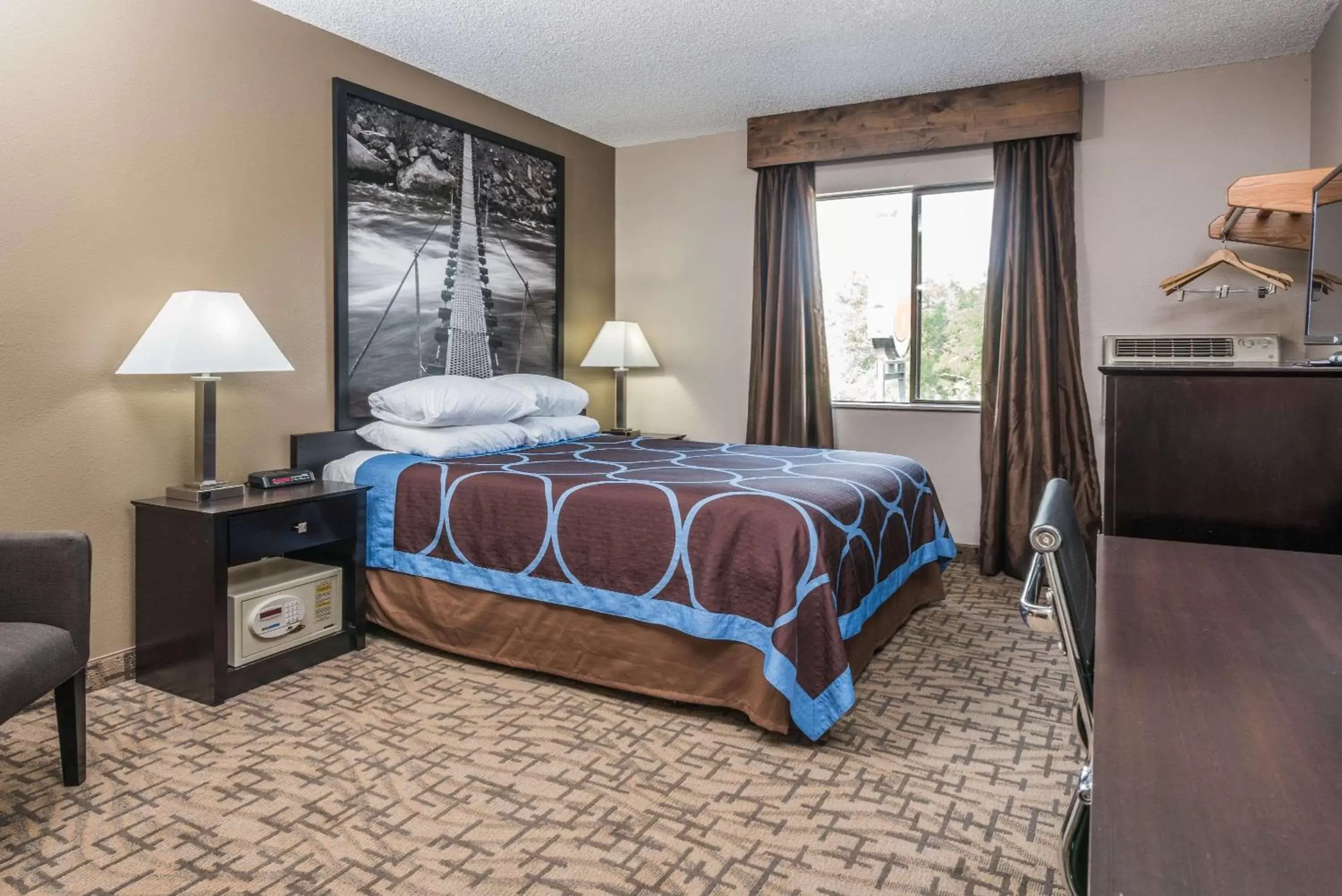 Photo of the whole room, Bed in Super 8 by Wyndham Boise