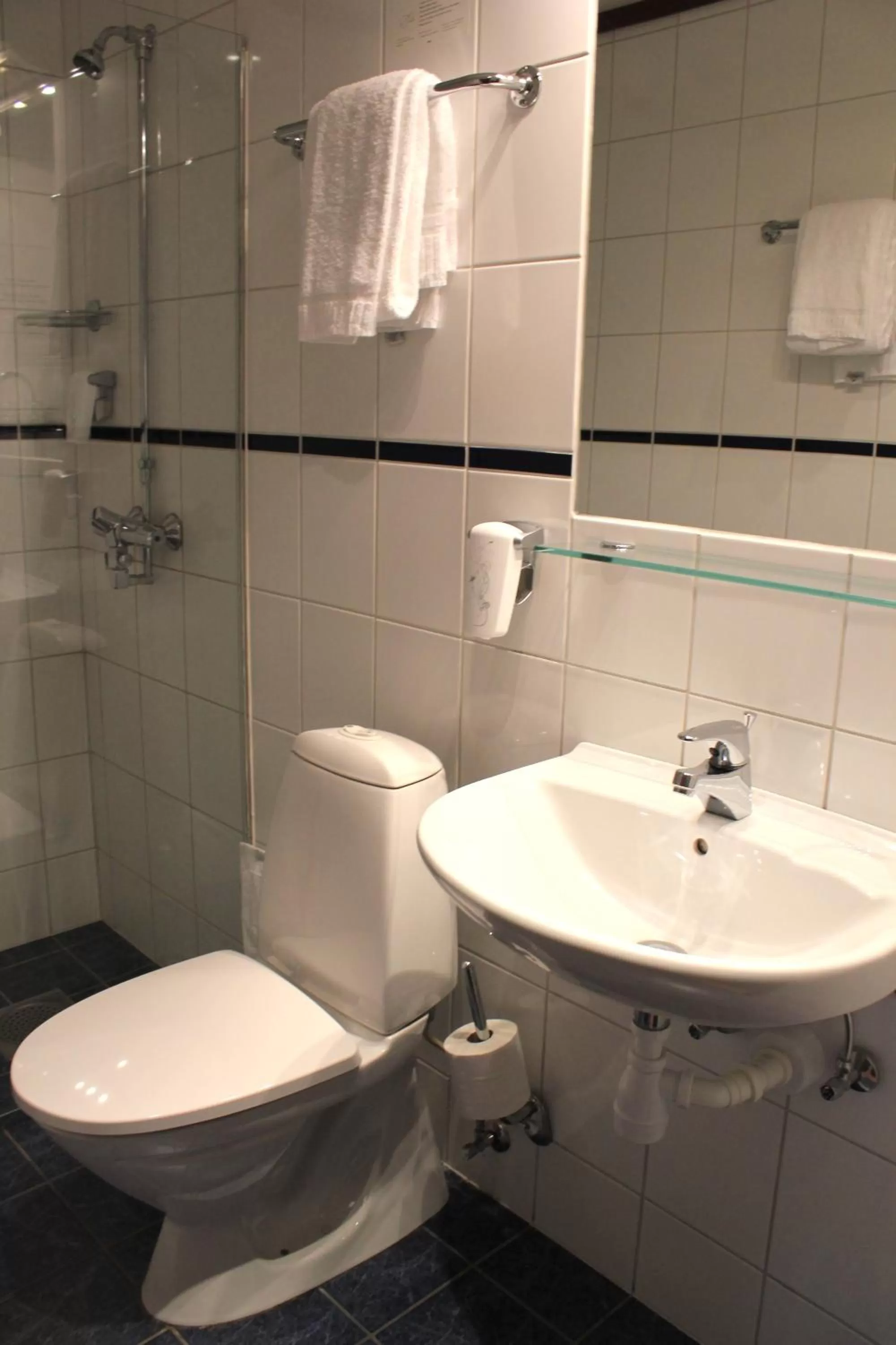 Bathroom in Grand Hotel Arendal - Unike Hoteller