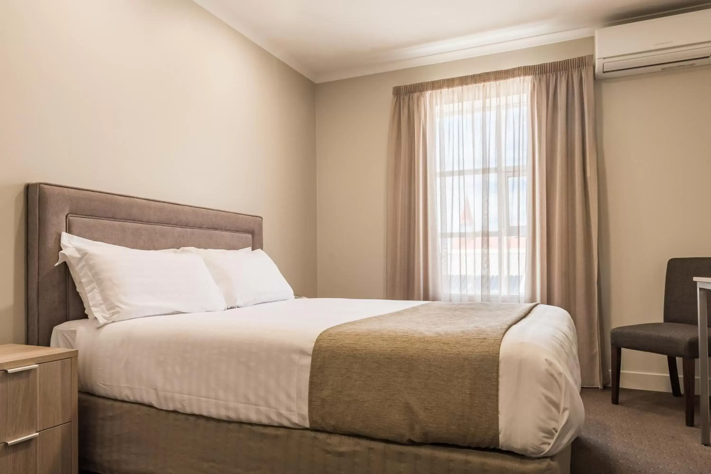 Bedroom, Bed in The Lighthouse Hotel