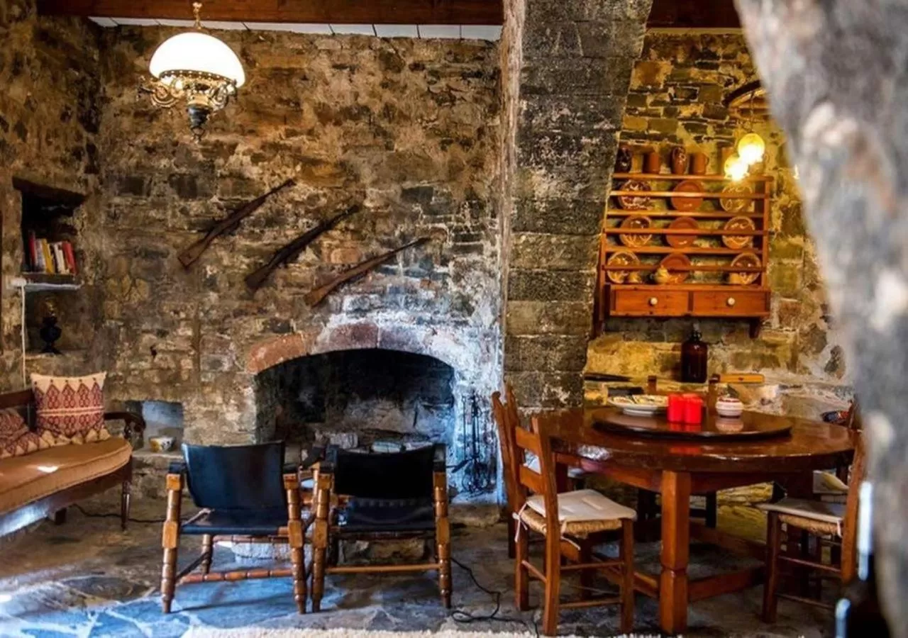 Living room, Restaurant/Places to Eat in The Traditional Homes of Crete