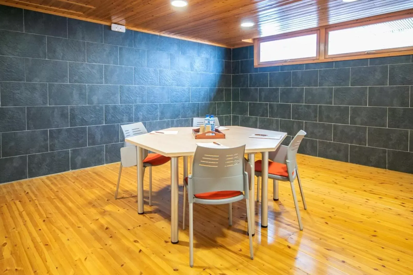 Business facilities, Dining Area in Hotel Somlom - ECO Friendly Montseny