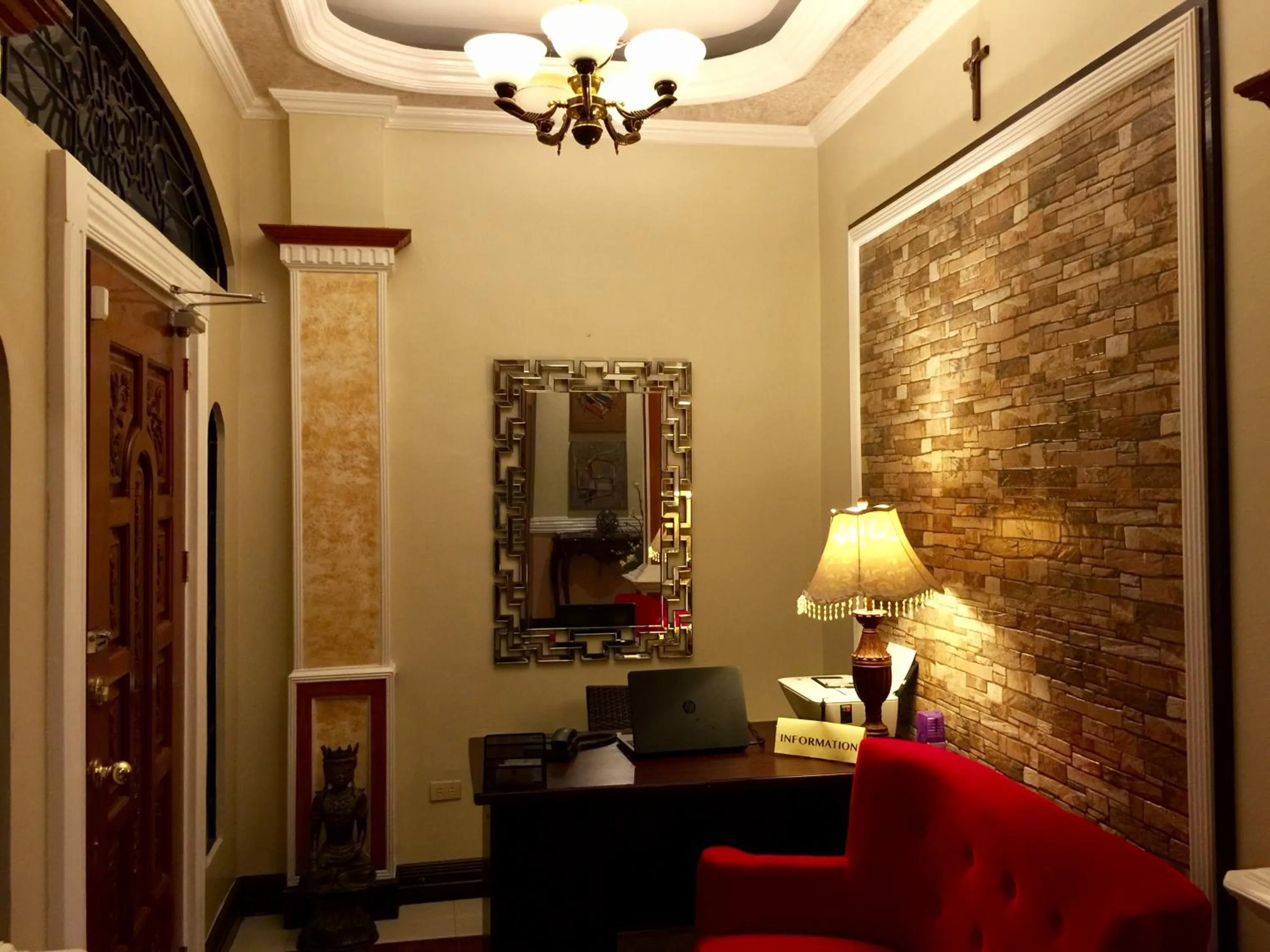 Lobby or reception in The Executive Villa Inn & Suites