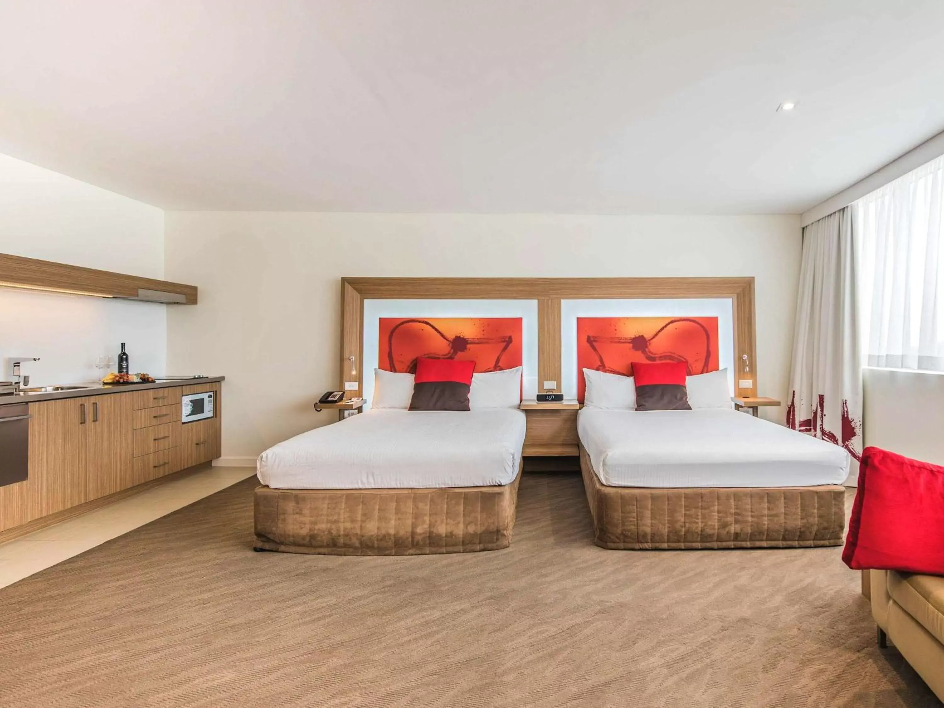 Photo of the whole room, Bed in Novotel Sydney West HQ