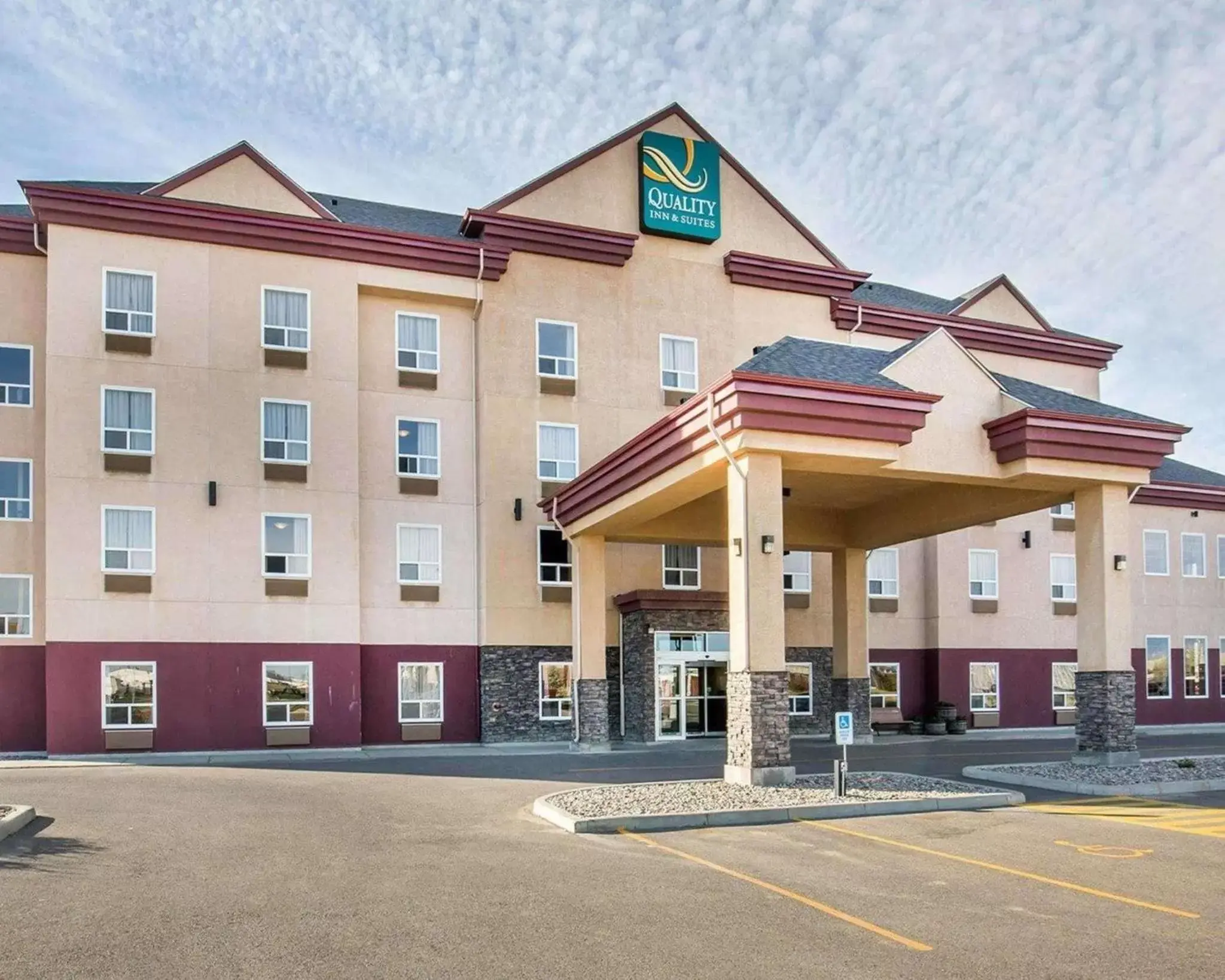 Property Building in Quality Inn & Suites Lethbridge