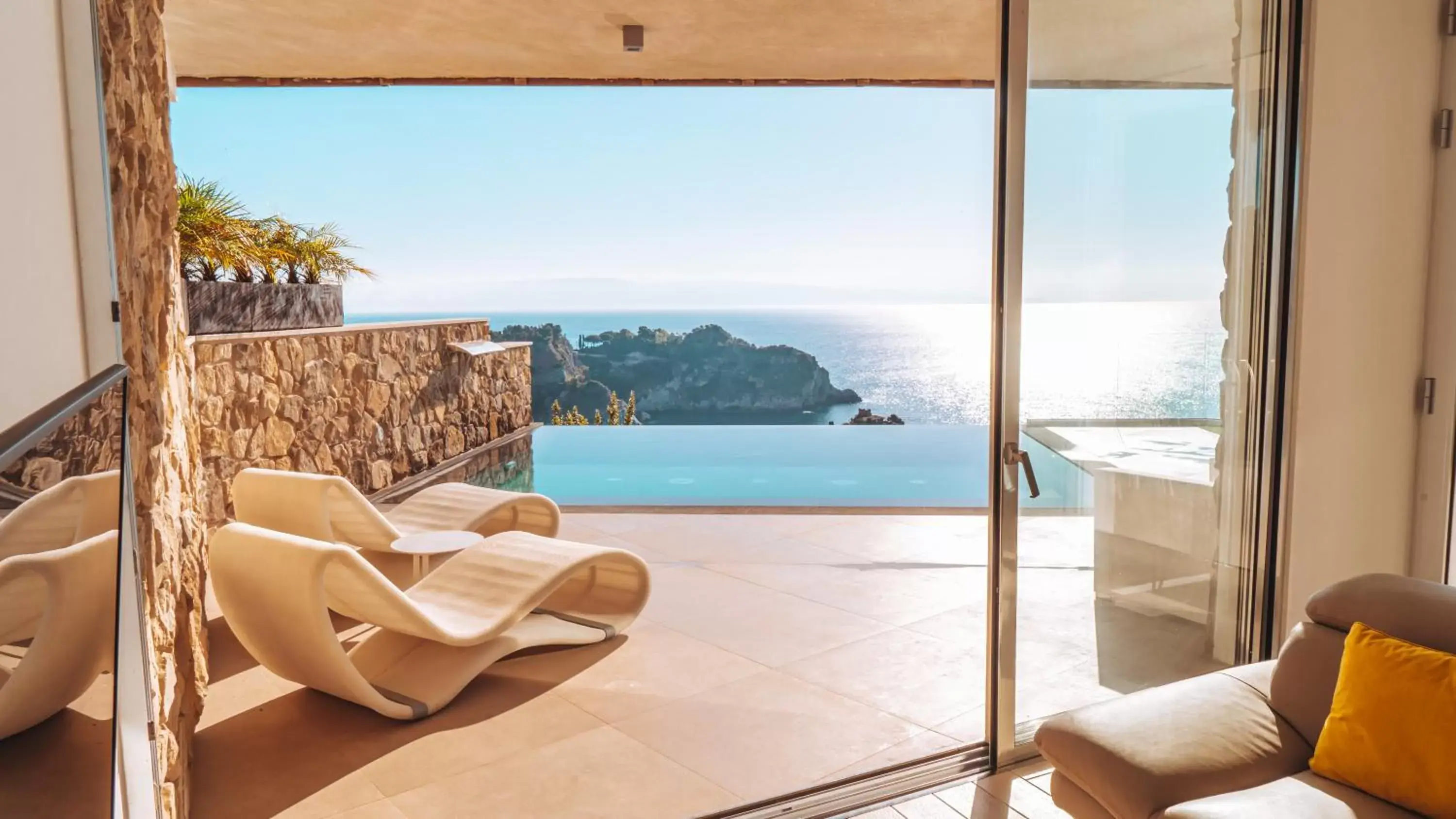Superior Apartment with Private Pool in Isola Bella Infinity Suites Superior Apartment with Private Pool in Isola Bella Infinity Suites