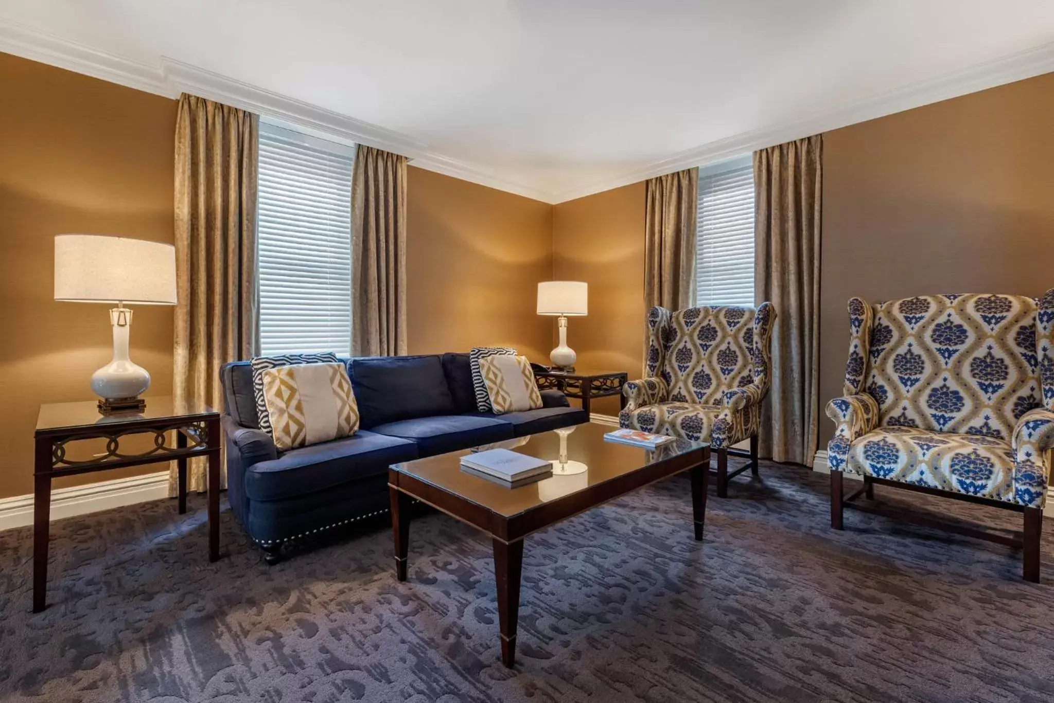 Photo of the whole room, Seating Area in Omni William Penn Hotel