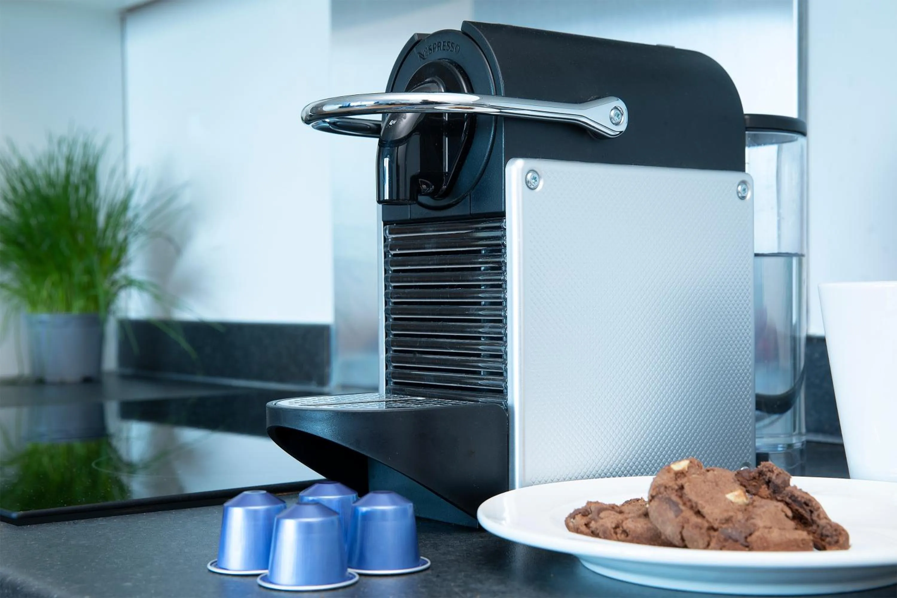 Coffee/tea facilities in HQ Aparthotel Farnborough