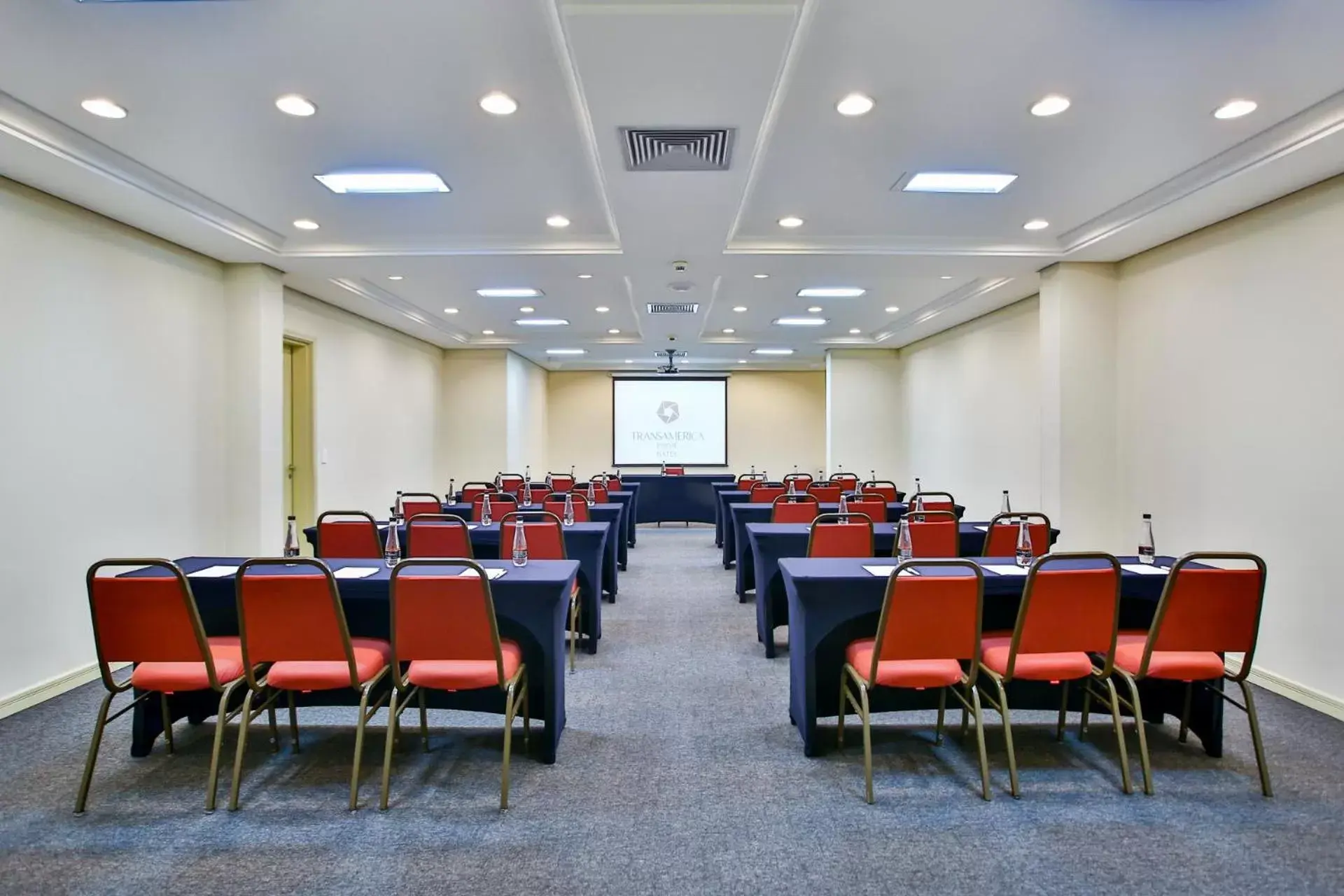 Meeting/conference room in Transamerica Prime Batel Curitiba