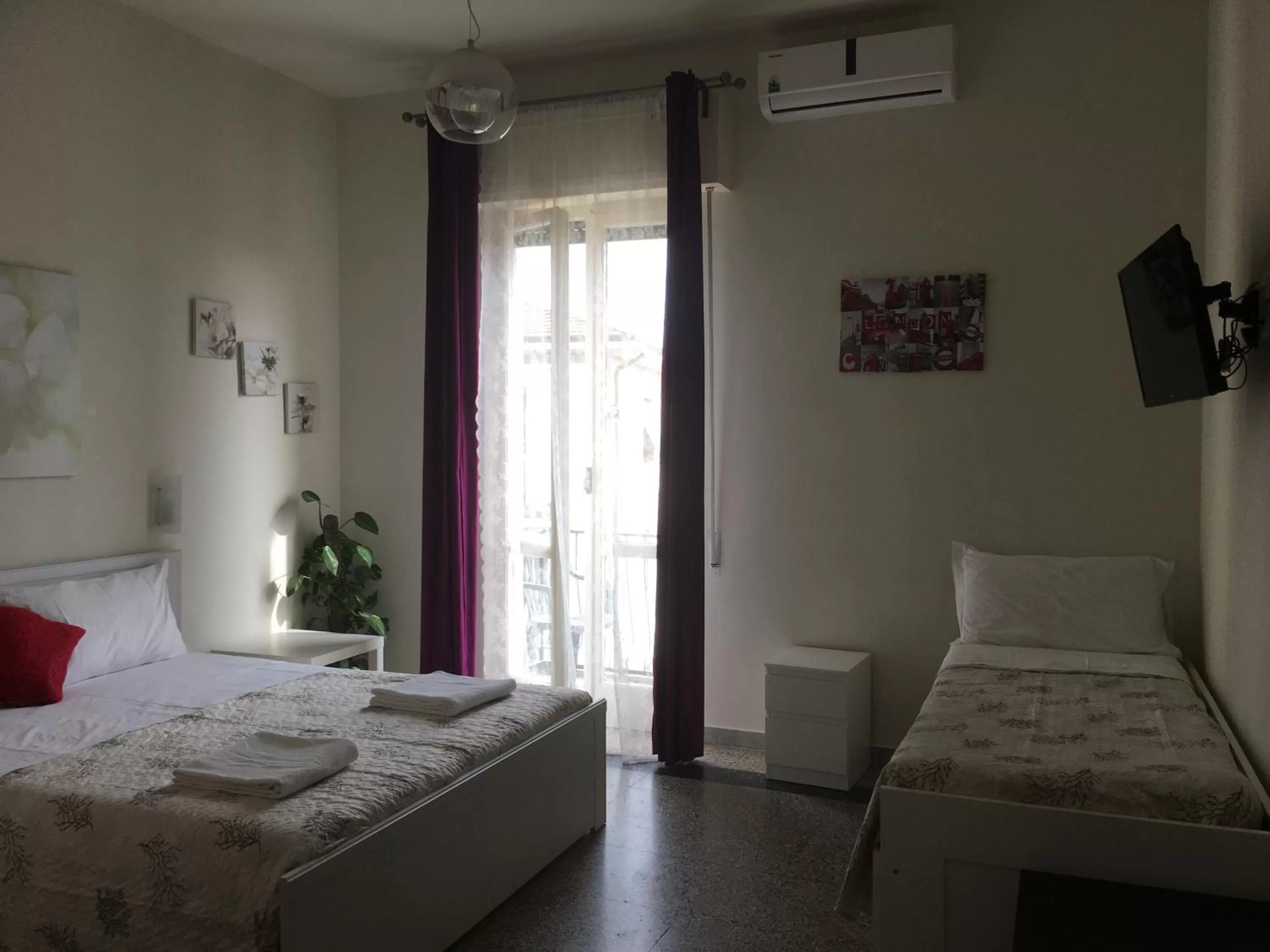 Bathroom, Bed in Aliante B&B