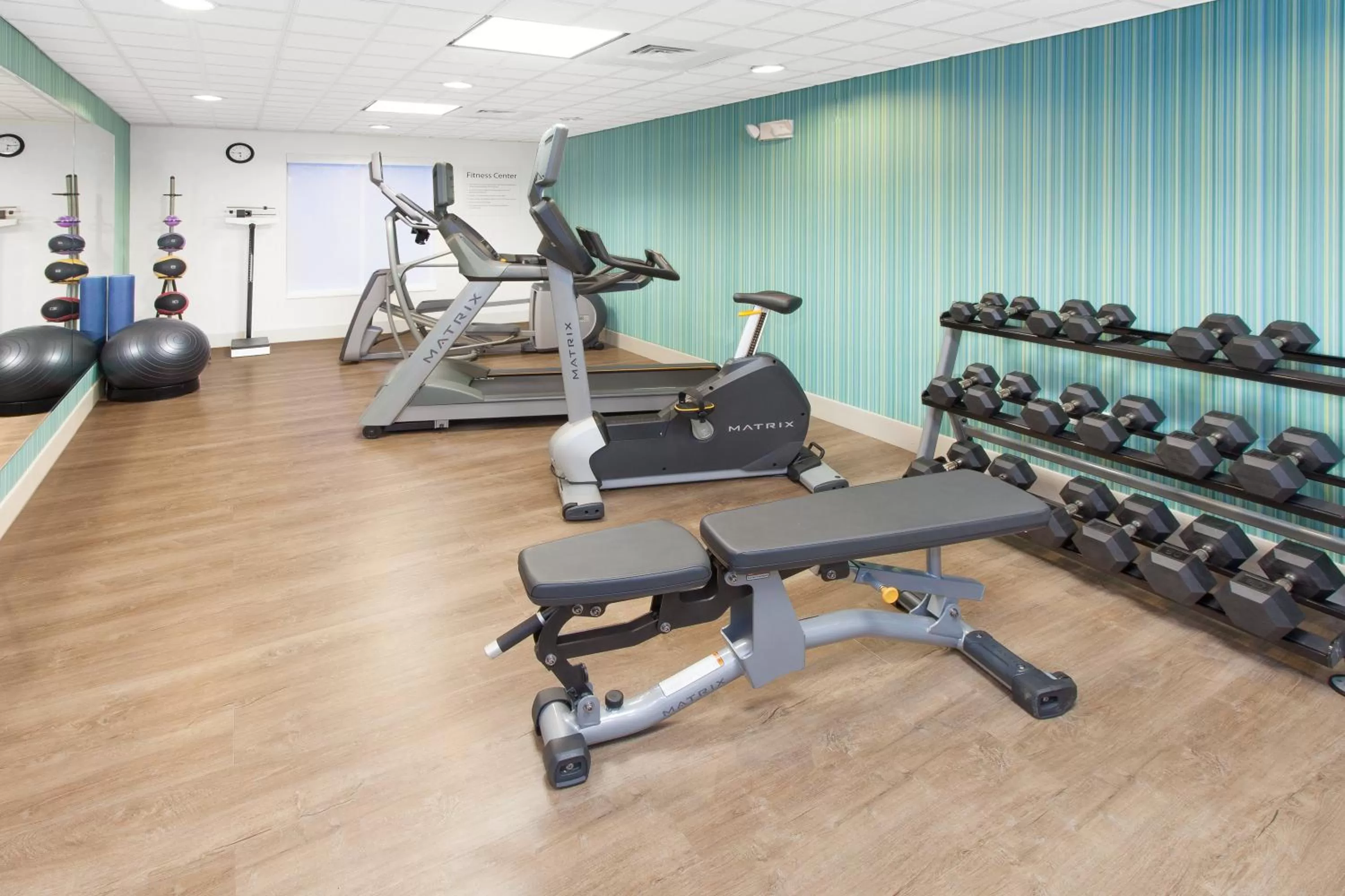 Fitness centre/facilities in Holiday Inn Express Hotel & Suites Lake Zurich-Barrington by IHG