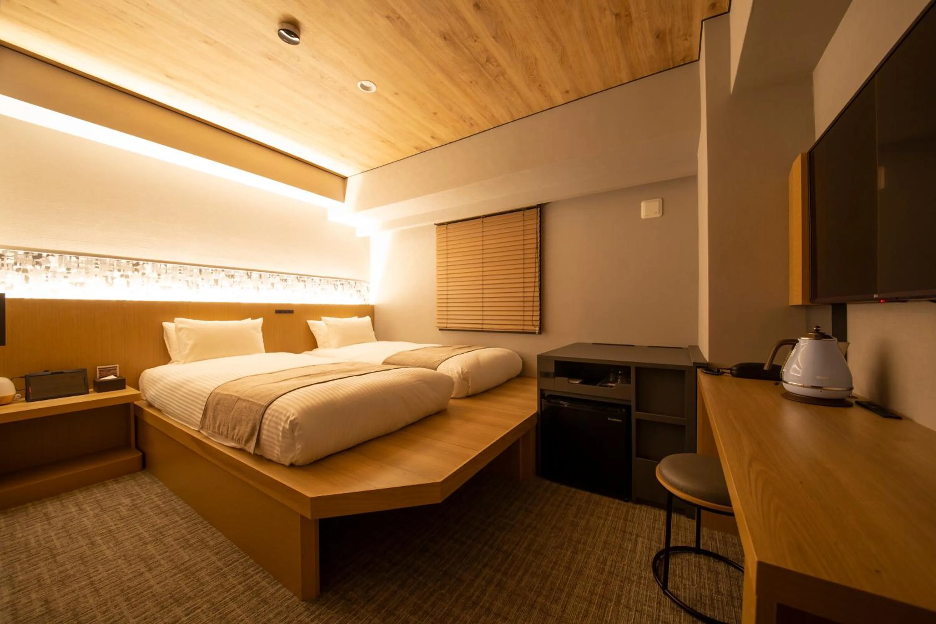 Photo of the whole room, Bed in HOTEL AMANEK Kamata-Eki Mae