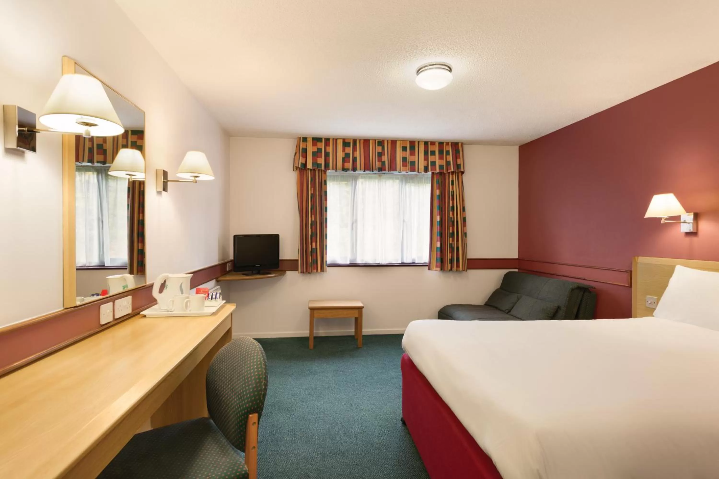 Photo of the whole room, Bed in Days Inn Hotel Bradford - Leeds