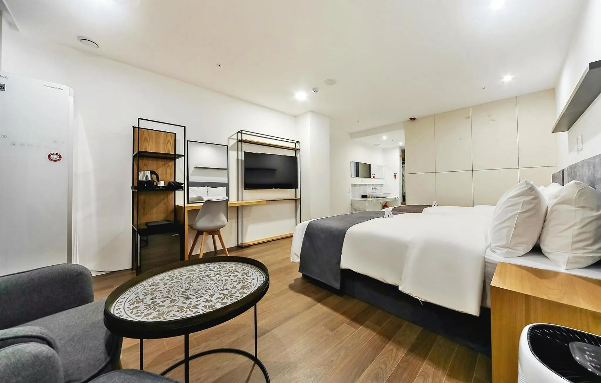 Bed in Hotel Noblestay