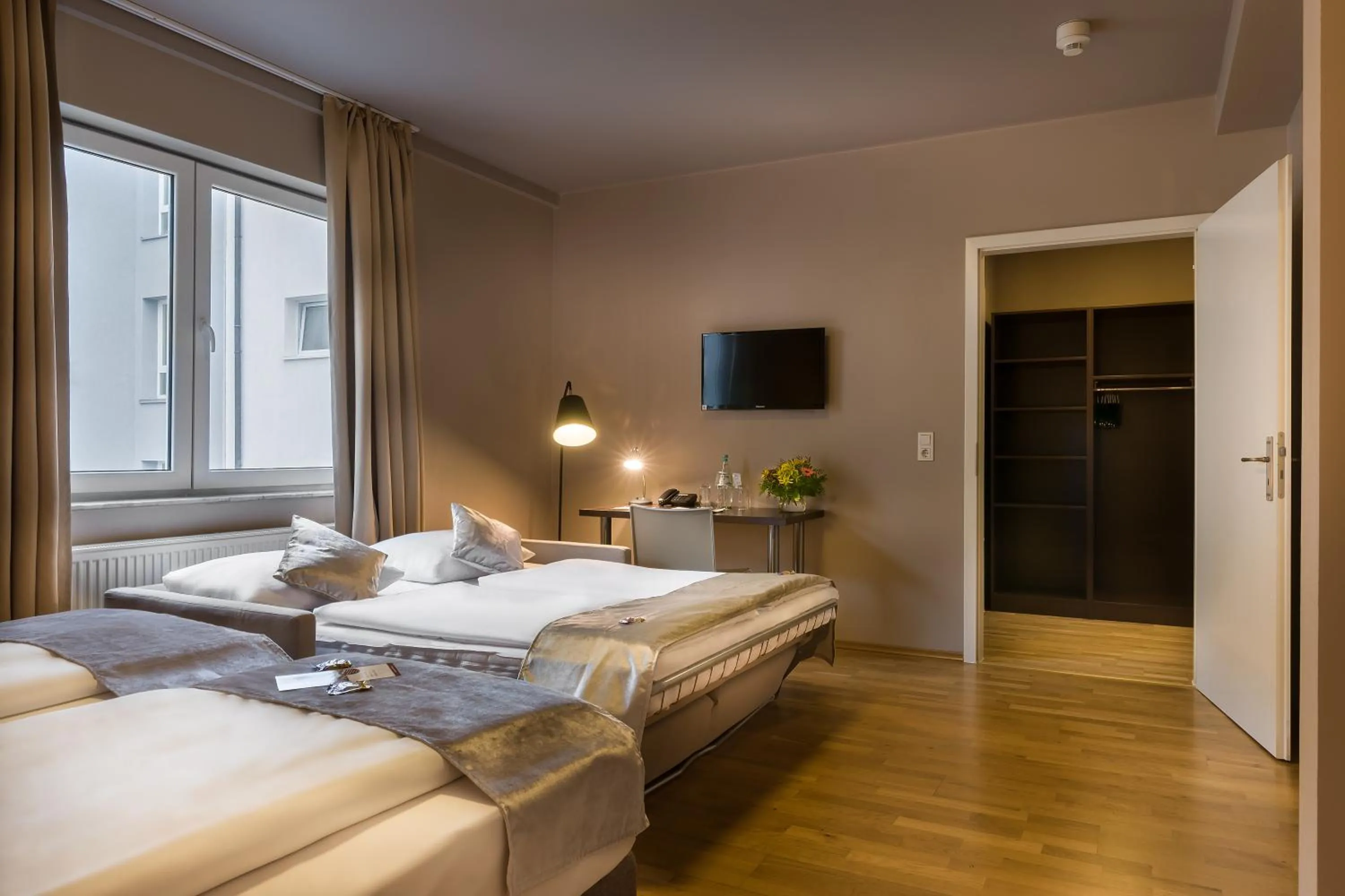 Photo of the whole room, Bed in Scope Hotel City Stay Frankfurt