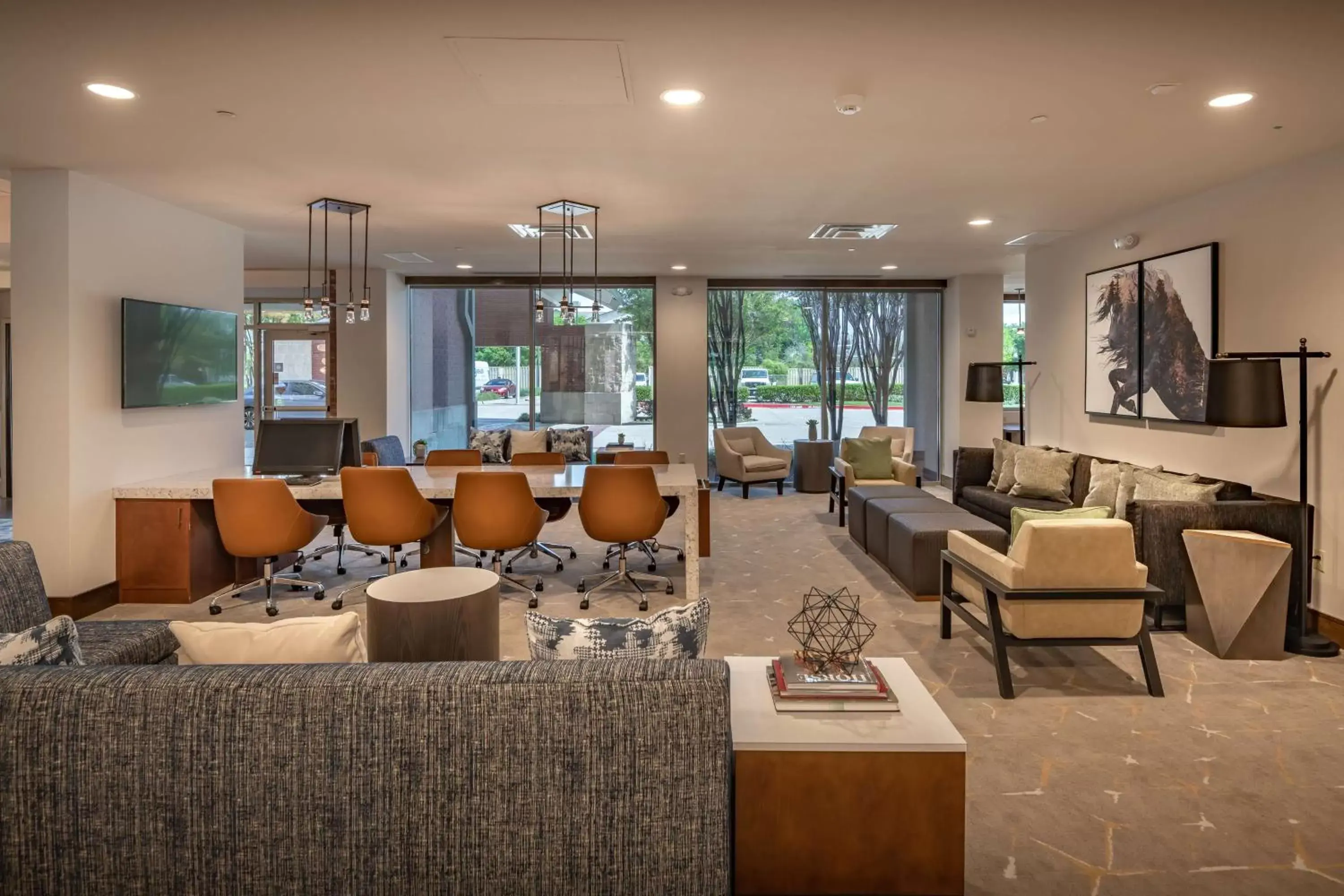 Business facilities, Lounge/Bar in DoubleTree by Hilton Dallas-Farmers Branch