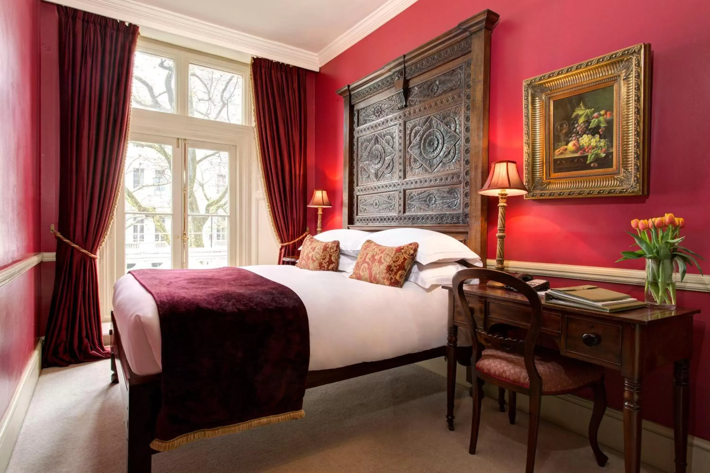 Bedroom, Bed in The Gore London - Starhotels Collezione