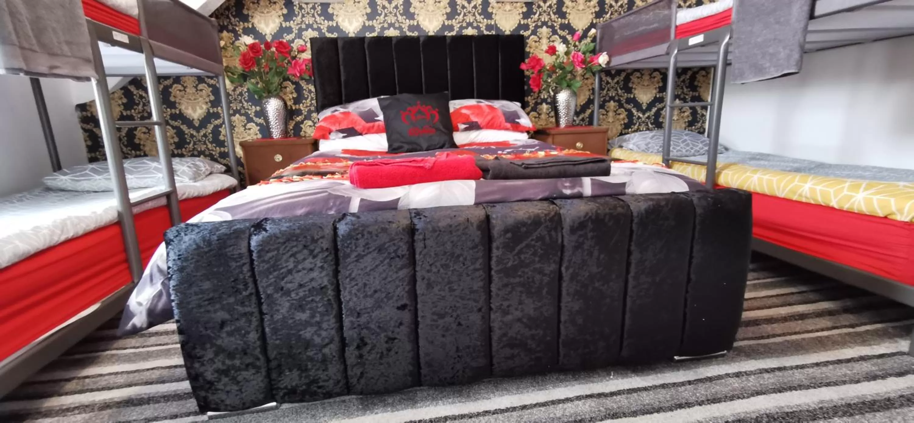 Bedroom, Bed in BUKHARI Hotel