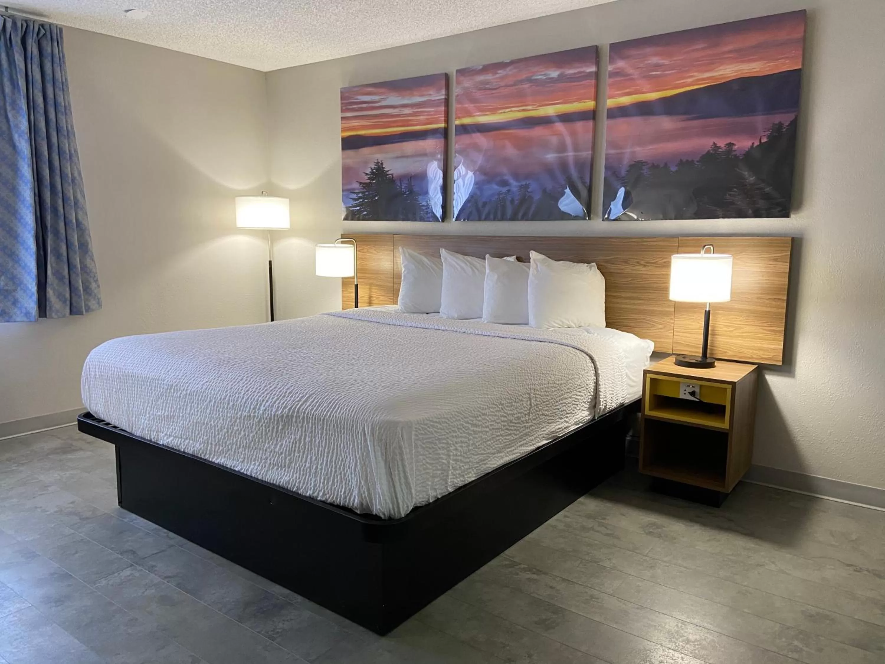 Bedroom, Bed in Days Inn by Wyndham Rawlins