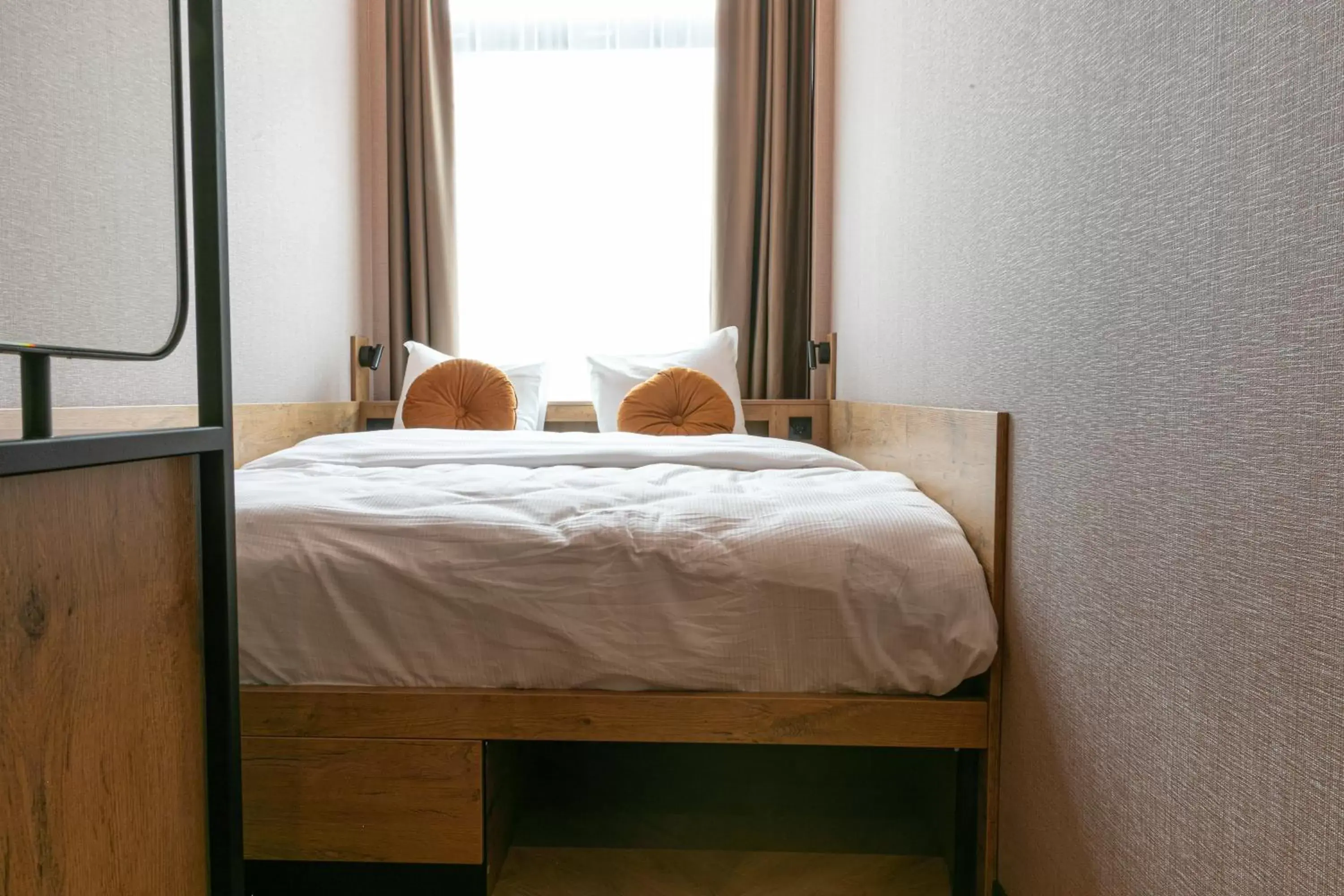 Photo of the whole room, Bed in Distrikt Hotels Amsterdam Zaandam
