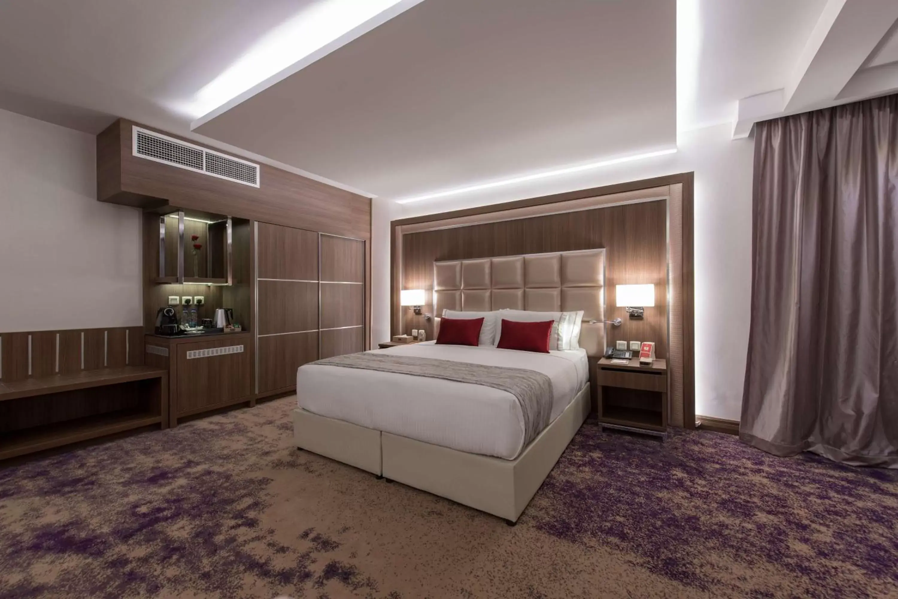 Photo of the whole room, Bed in Ramada by Wyndham Continental Jeddah