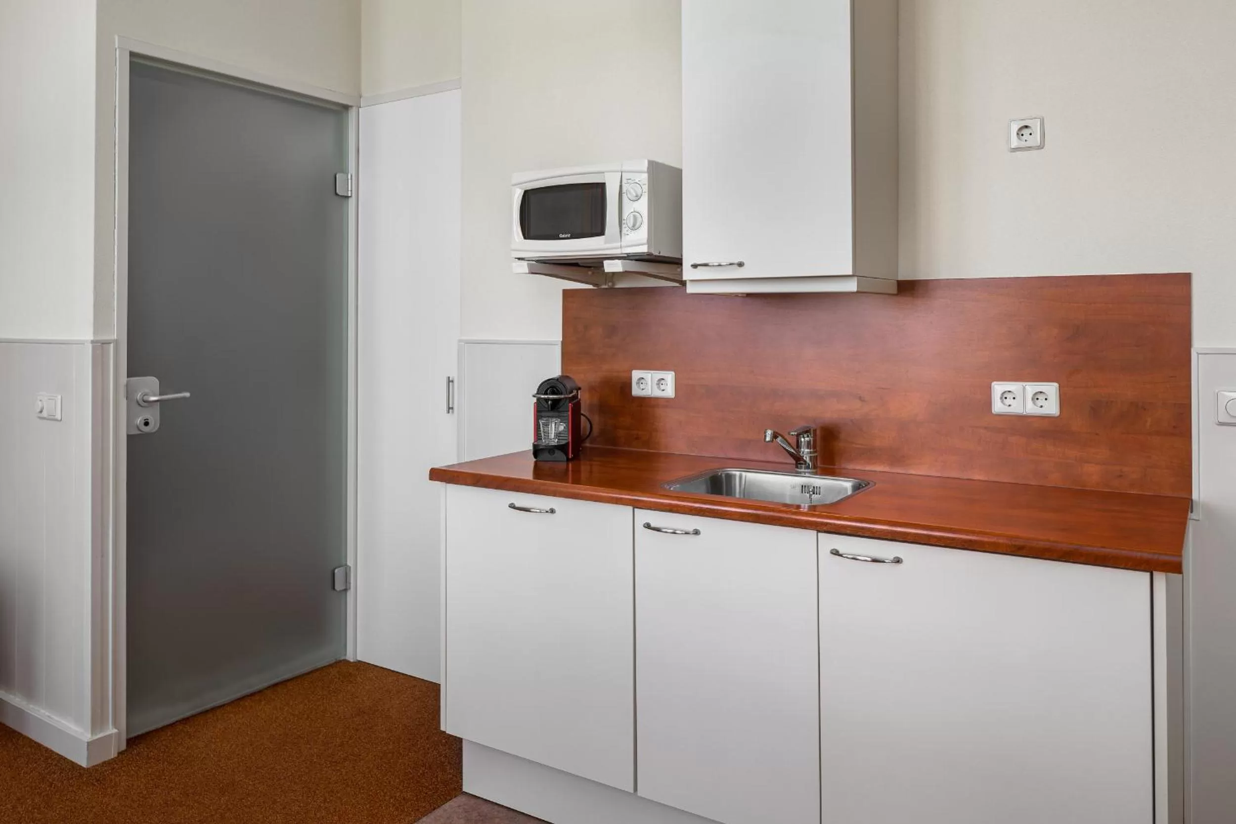 Coffee/tea facilities, Kitchen/Kitchenette in Hotel ter Duyn